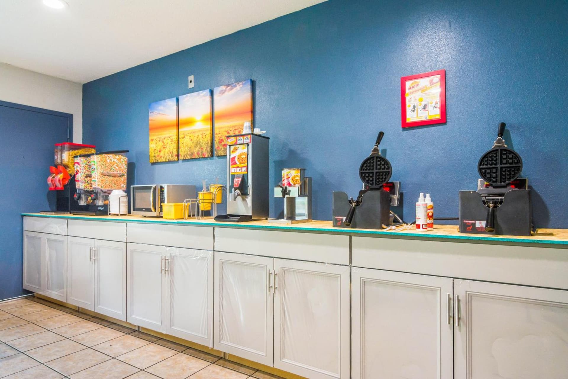 Days Inn by Wyndham Raleigh Glenwood-Crabtree gallery photo in Raleigh, NC — image 37