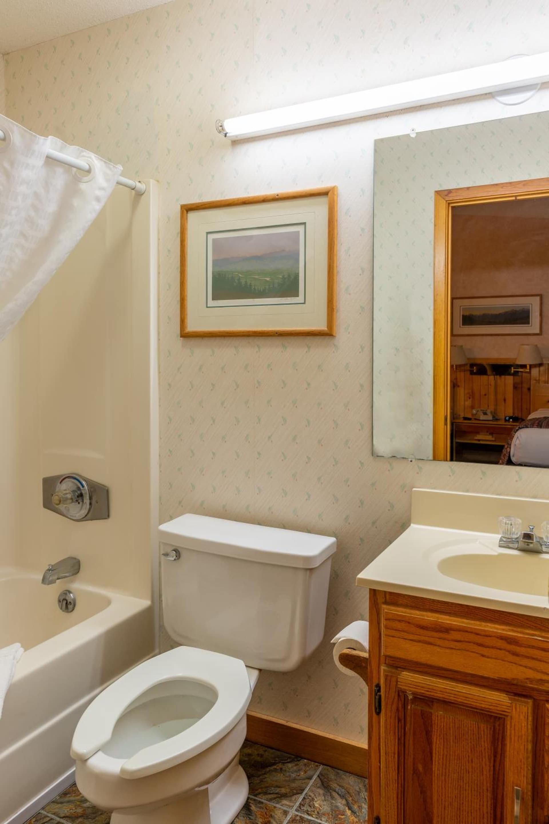 Lodge at Palmer Gulch interior in Hill City, SD — gallery photo 2