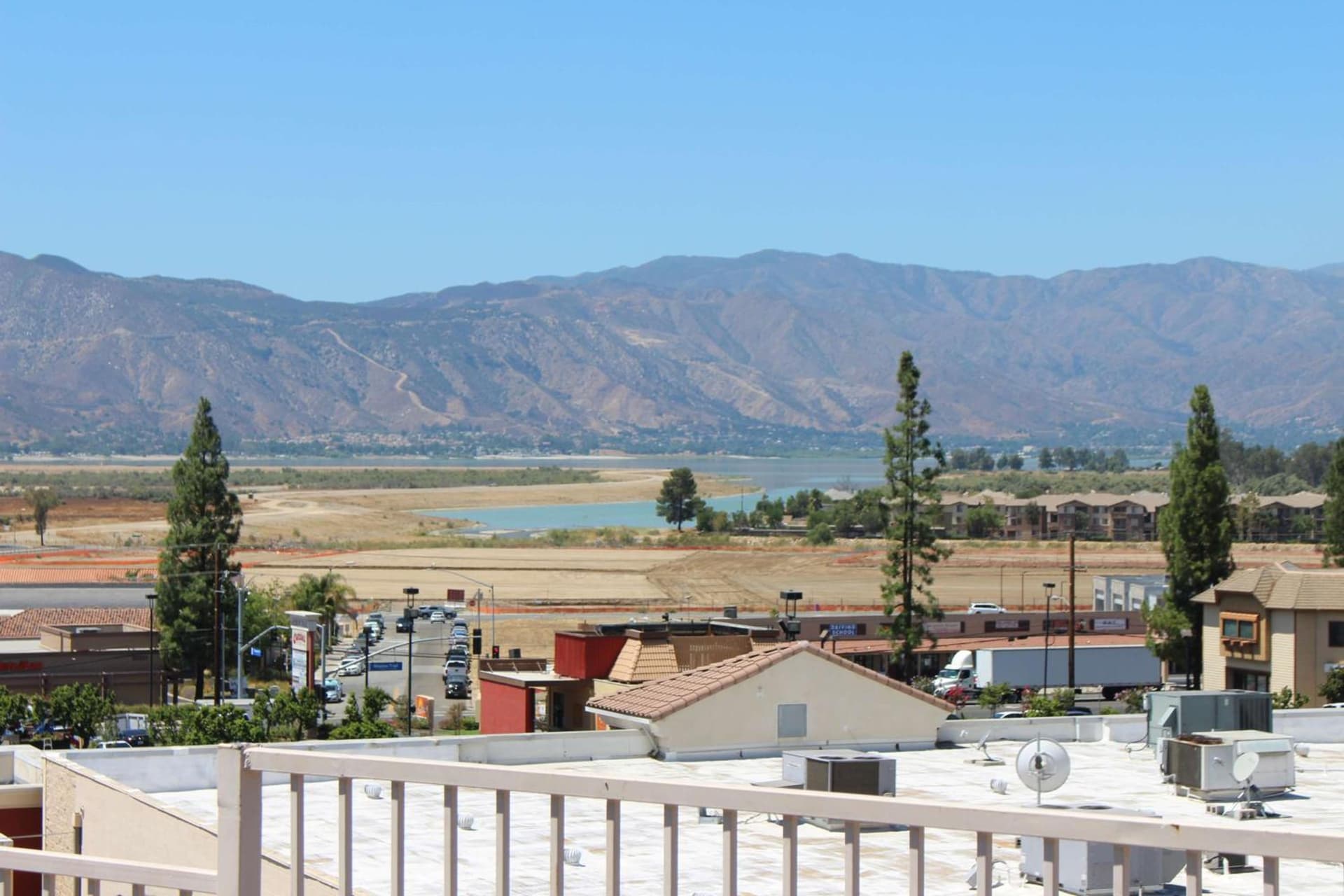 Best Western Plus Lake Elsinore Inn & Suites gallery photo in Lake Elsinore, CA — image 28