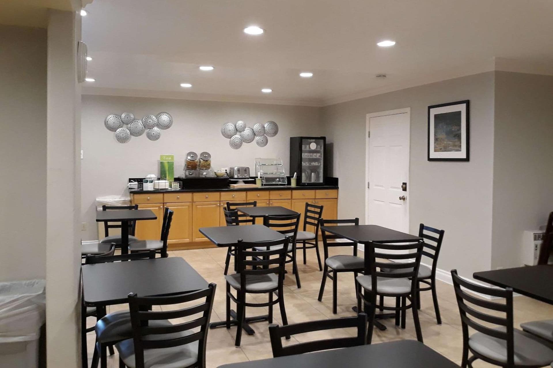 Quality Inn & Suites El Cajon San Diego East gallery photo in El Cajon, CA — image 8