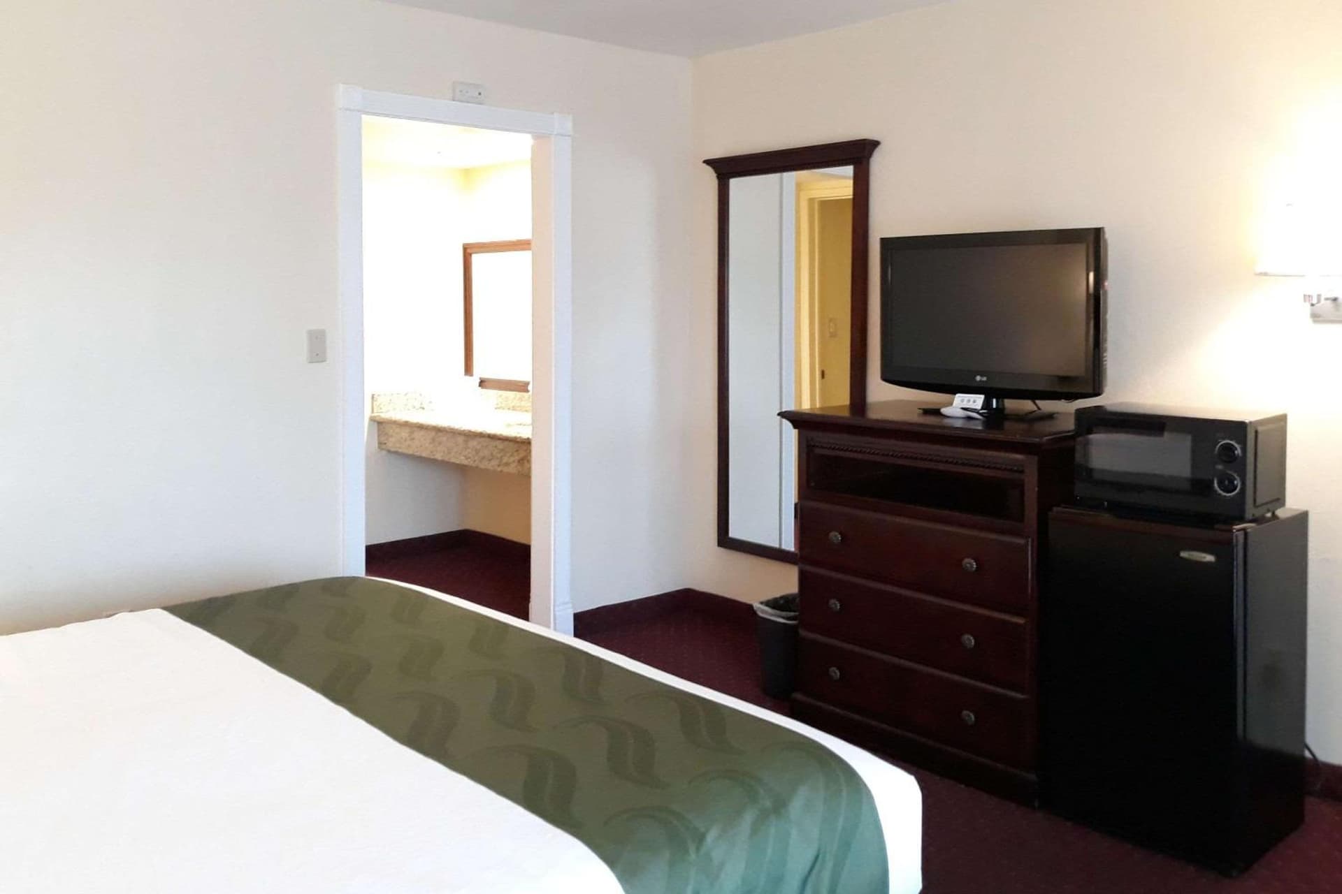 Quality Inn & Suites El Cajon San Diego East gallery photo in El Cajon, CA — image 23