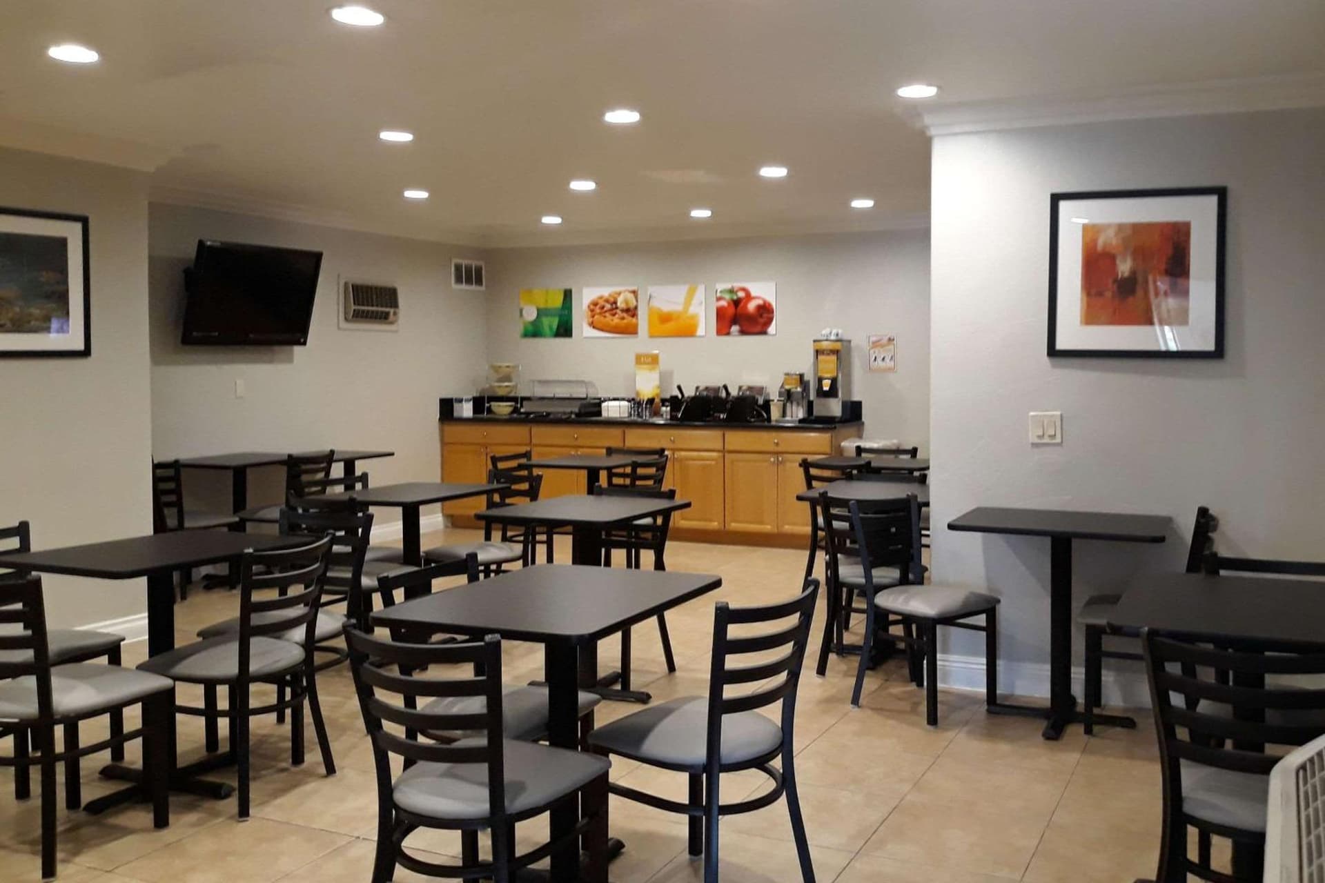 Quality Inn & Suites El Cajon San Diego East gallery photo in El Cajon, CA — image 22