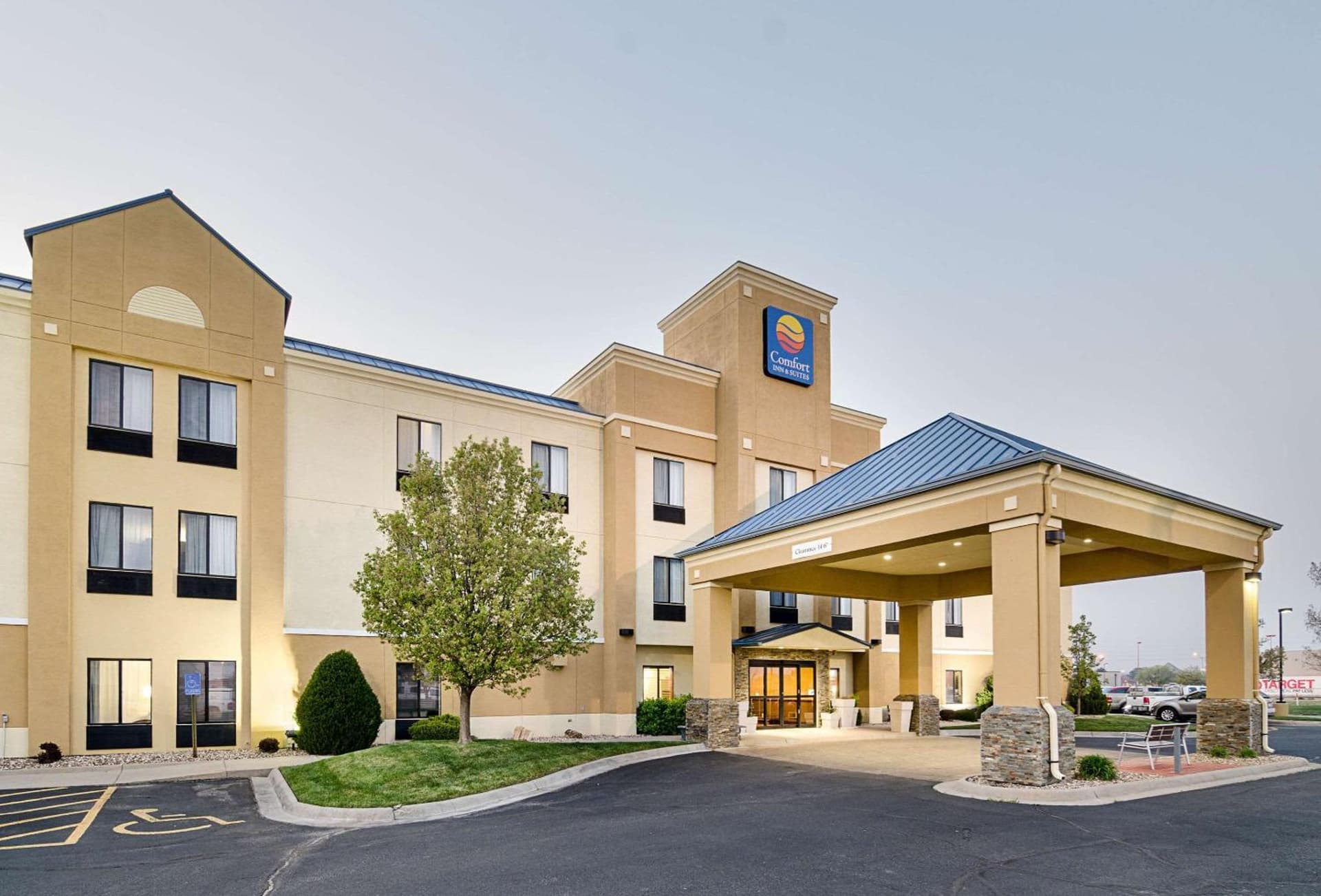 Comfort Inn & Suites Hutchinson property views in Hutchinson, KS — gallery photo 3
