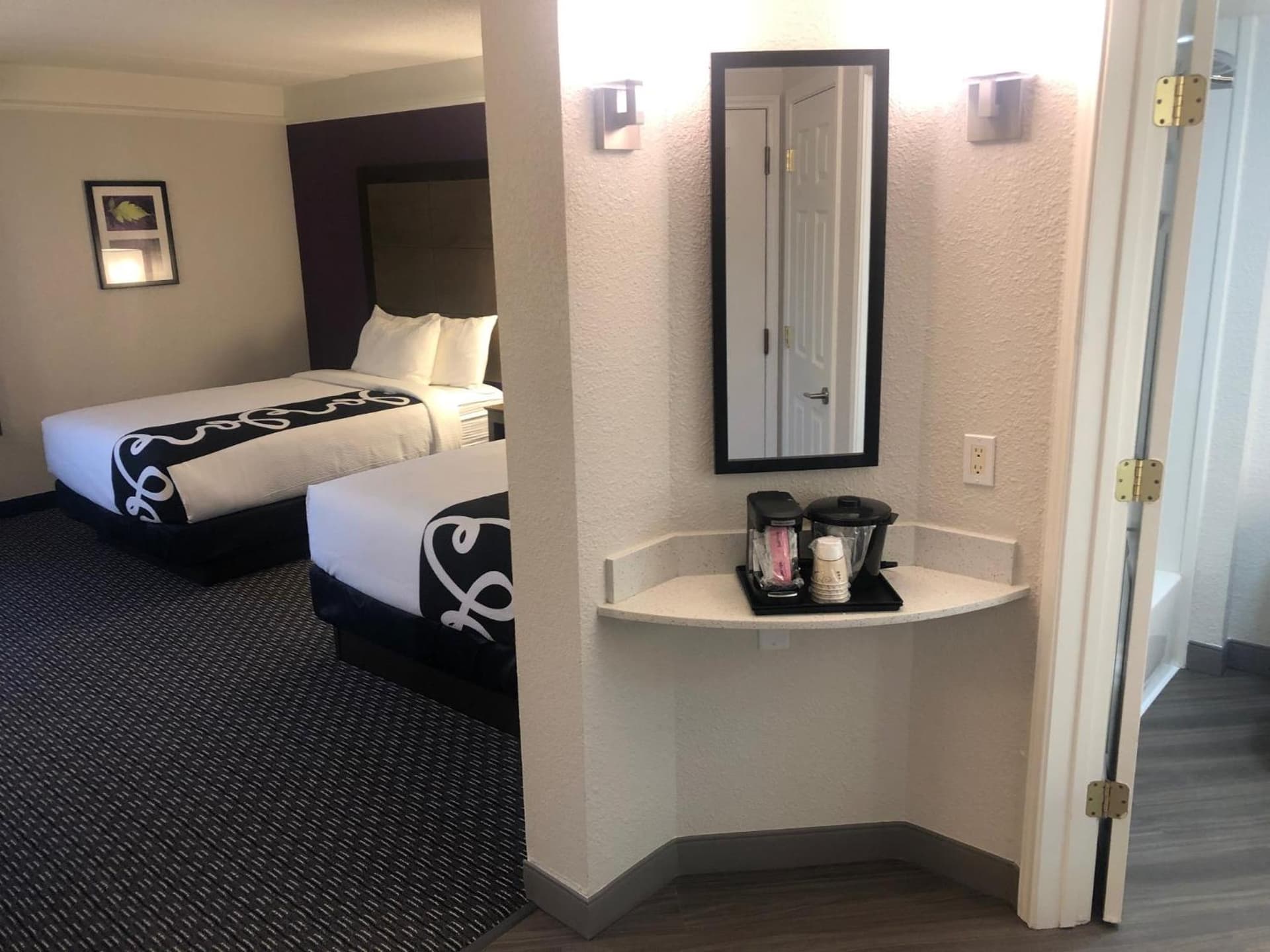 La Quinta Inn & Suites by Wyndham Panama City gallery photo in Panama City, FL — image 9