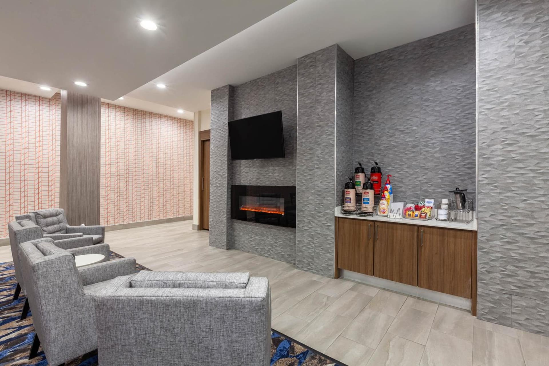 La Quinta Inn & Suites by Wyndham Lafayette Oil Center gallery photo in Lafayette, LA — image 51