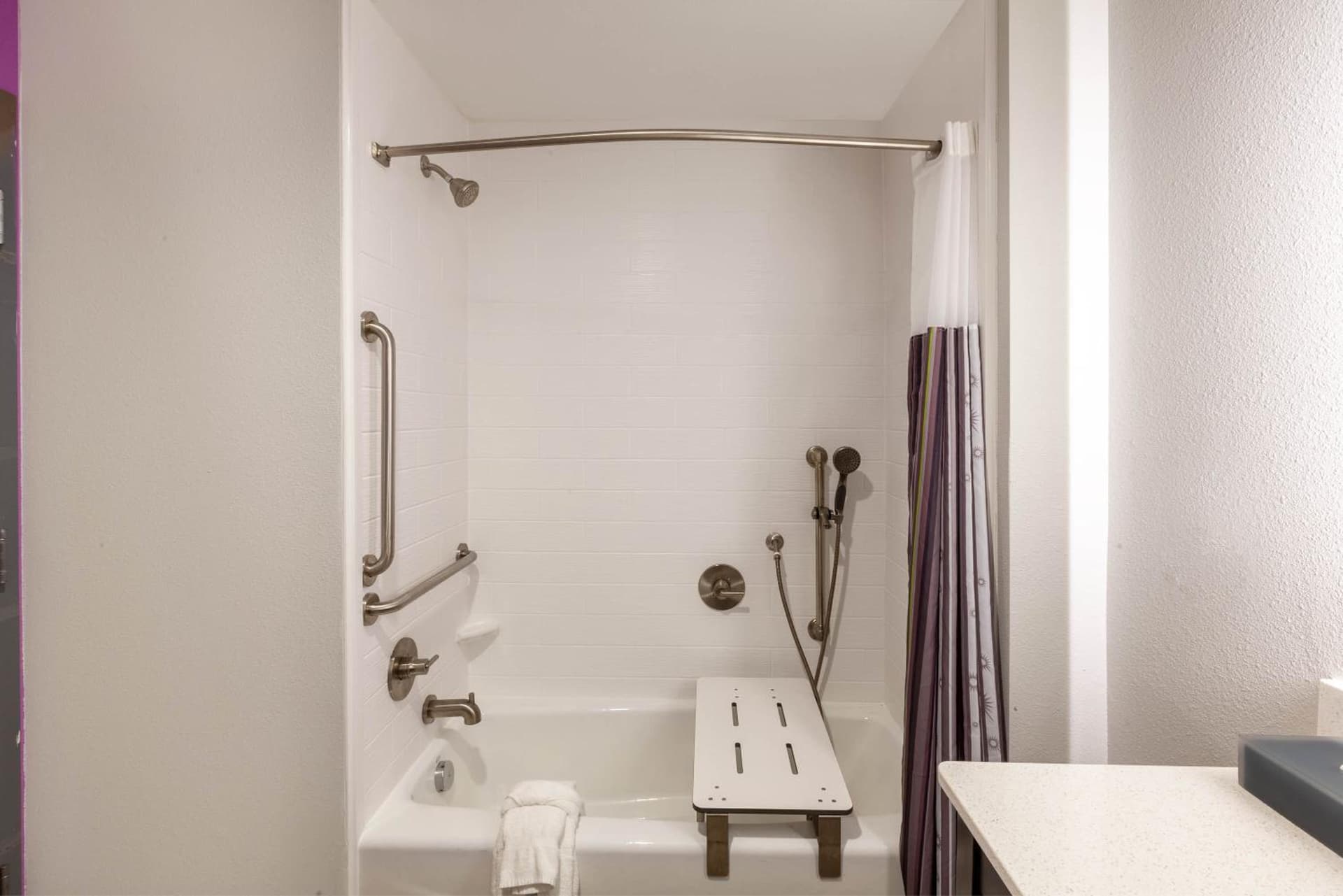 La Quinta Inn & Suites by Wyndham Lafayette Oil Center gallery photo in Lafayette, LA — image 9