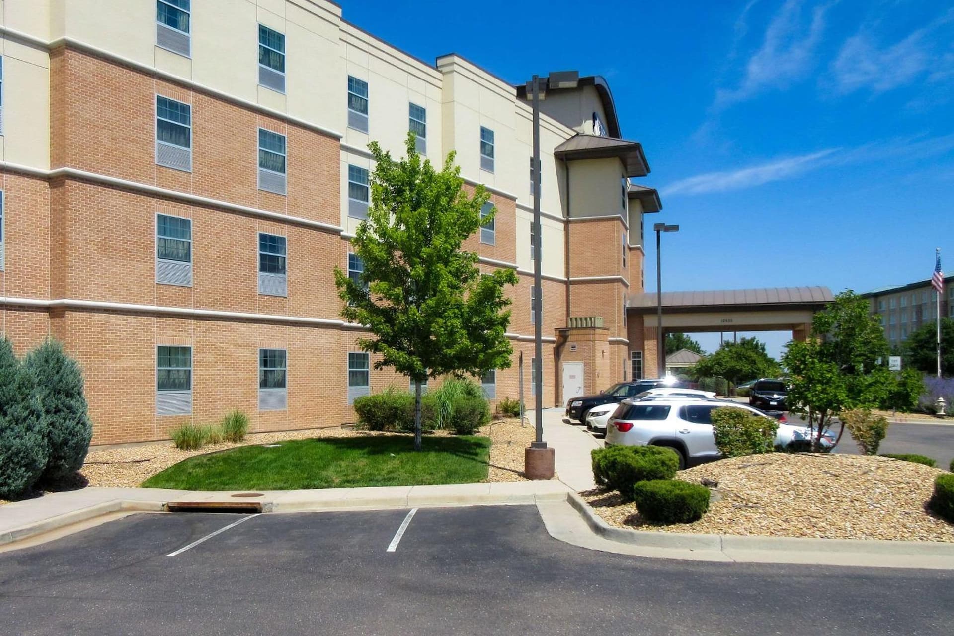 Holiday Inn Express & Suites Englewood - Denver South by IHG interior in Englewood, CO — gallery photo 2