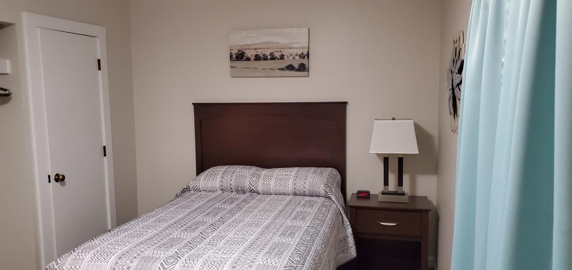 King Phillip motel interior in Gardner, MA — gallery photo 2