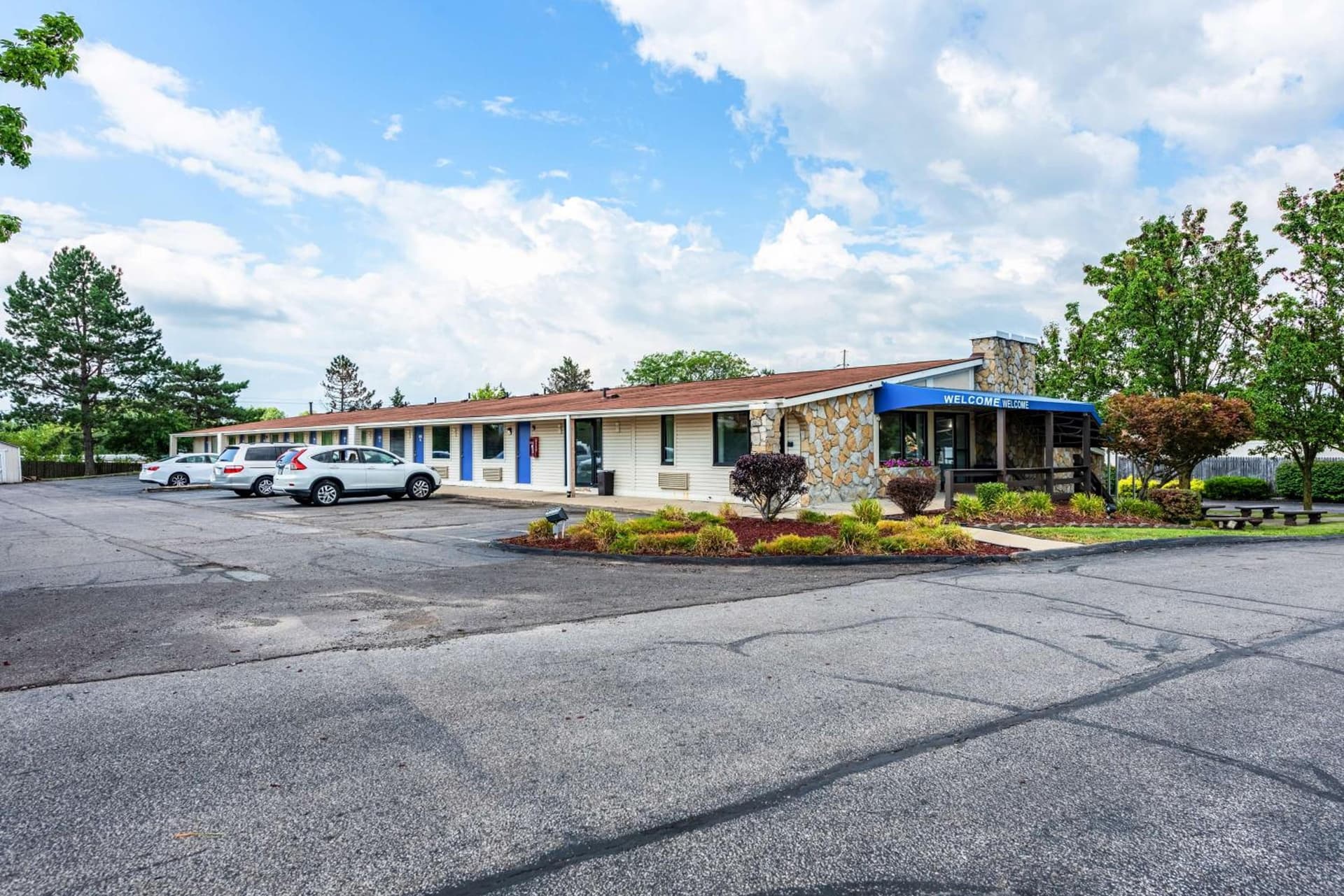 Motel 6-Mansfield, OH interior in Mansfield, OH — gallery photo 2