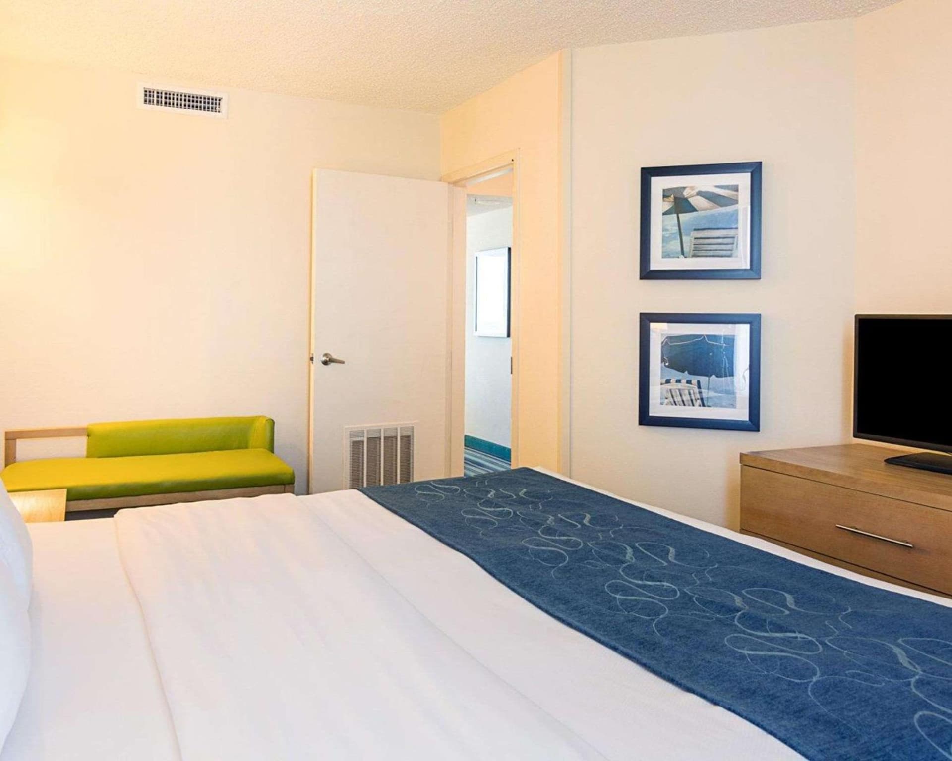 Comfort Suites Beachfront gallery photo in Virginia Beach, VA — image 6