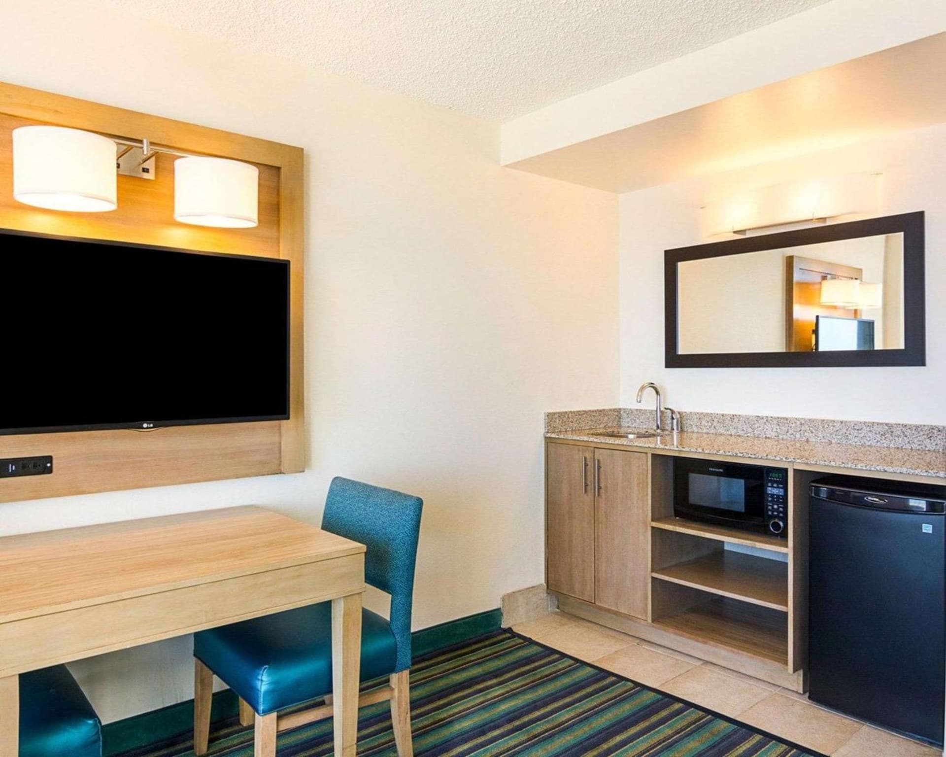 Comfort Suites Beachfront gallery photo in Virginia Beach, VA — image 12