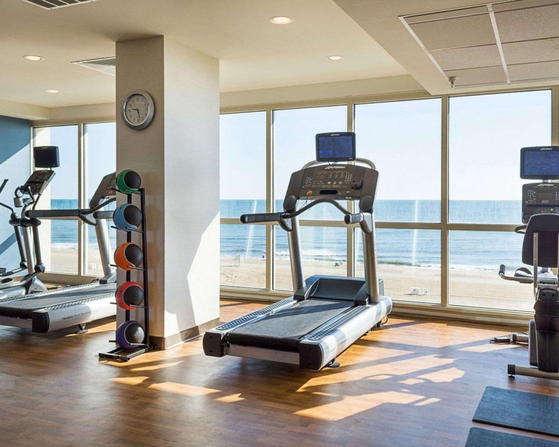Comfort Suites Beachfront gallery photo in Virginia Beach, VA — image 25