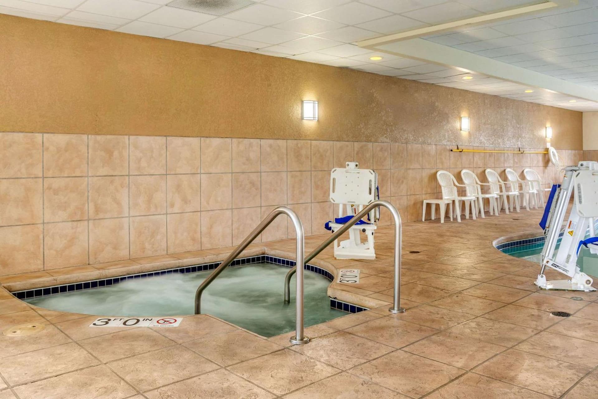 Sleep Inn & Suites Milwaukee Airport gallery photo in Milwaukee, WI — image 28
