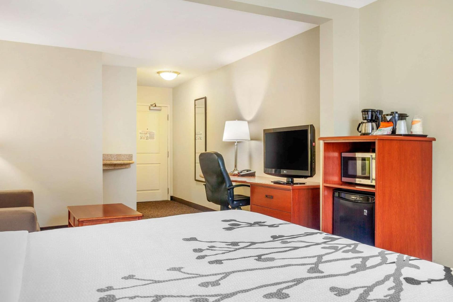 Sleep Inn & Suites Milwaukee Airport gallery photo in Milwaukee, WI — image 29