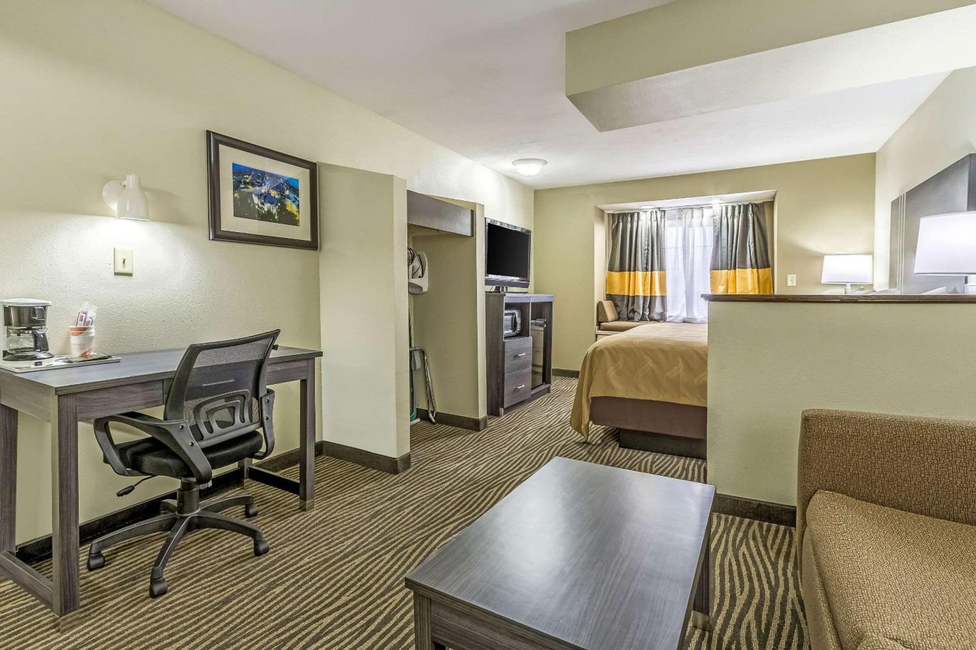 Quality Inn & Suites North Lima - Boardman gallery photo in North Lima, OH — image 6