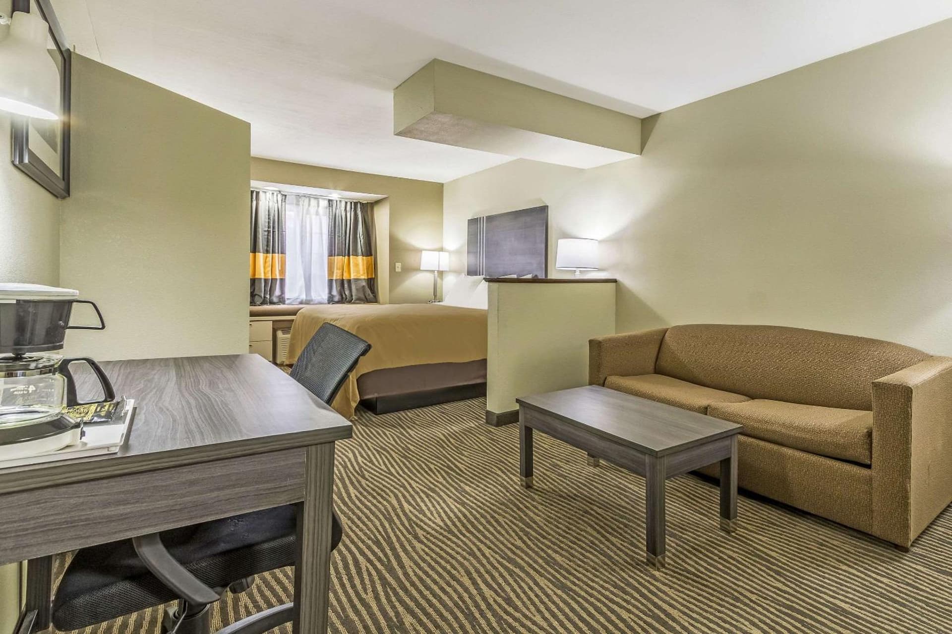 Quality Inn & Suites North Lima - Boardman gallery photo in North Lima, OH — image 8