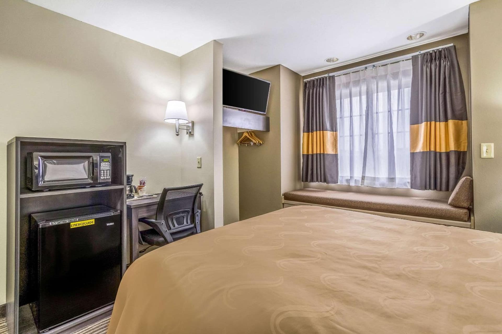 Quality Inn & Suites North Lima - Boardman gallery photo in North Lima, OH — image 38