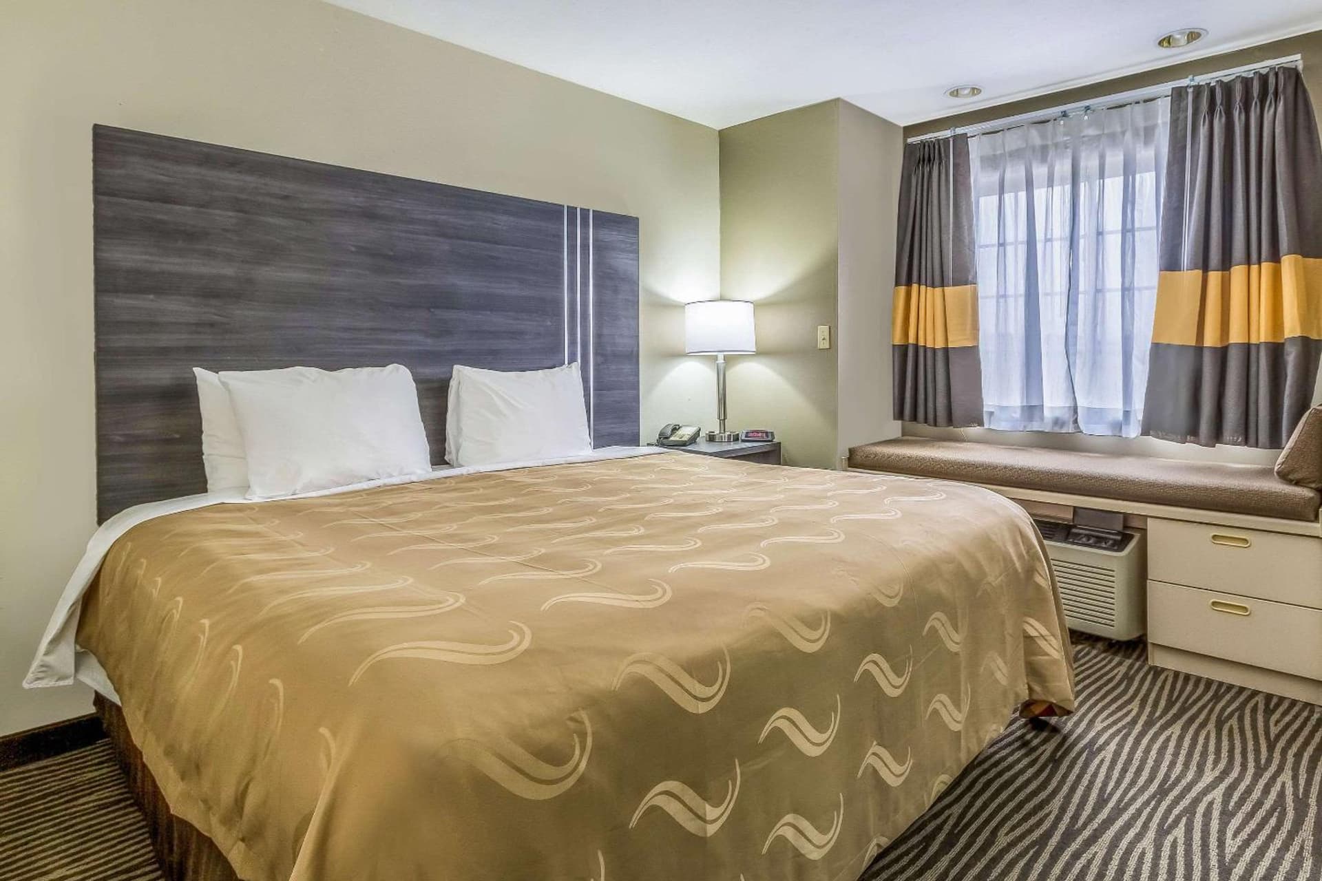 Quality Inn & Suites North Lima - Boardman gallery photo in North Lima, OH — image 32