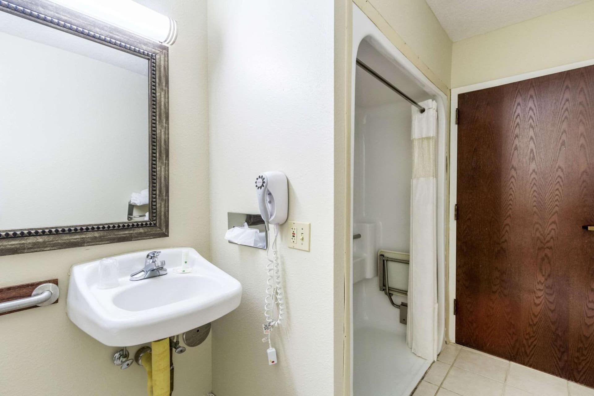 Quality Inn & Suites North Lima - Boardman gallery photo in North Lima, OH — image 4