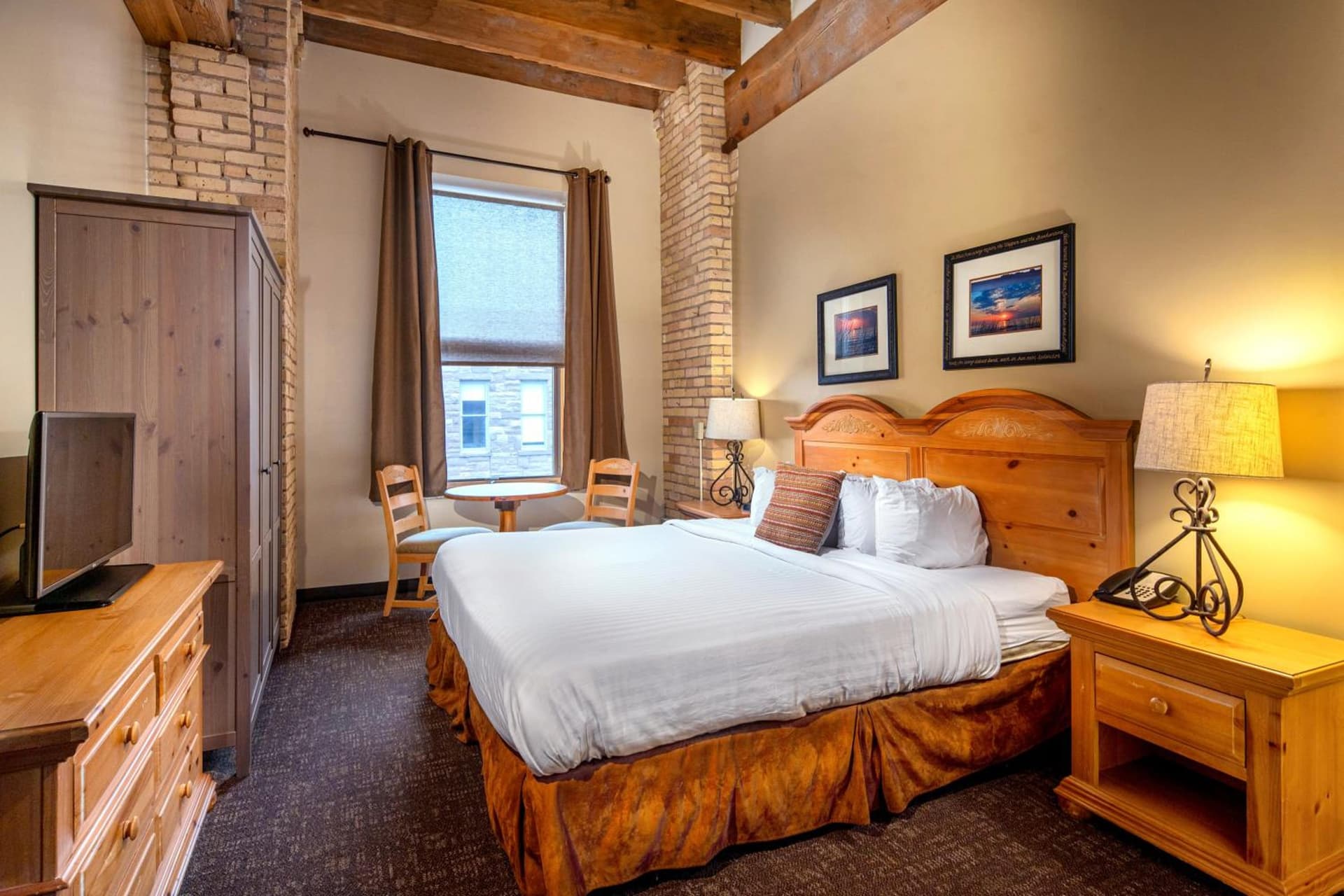 The Suites Hotel at Waterfront Plaza gallery photo in Duluth, MN — image 25
