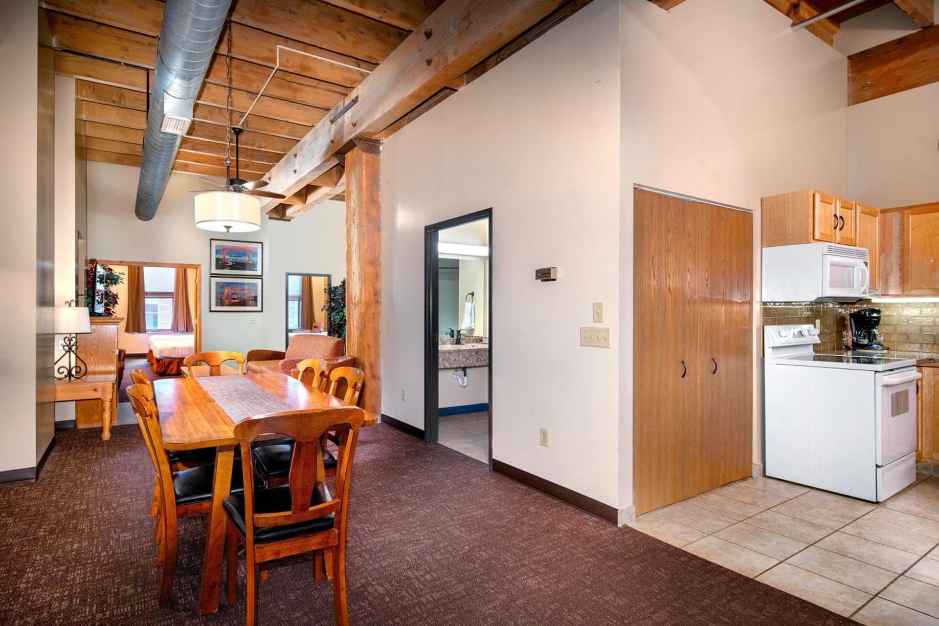 The Suites Hotel at Waterfront Plaza gallery photo in Duluth, MN — image 32
