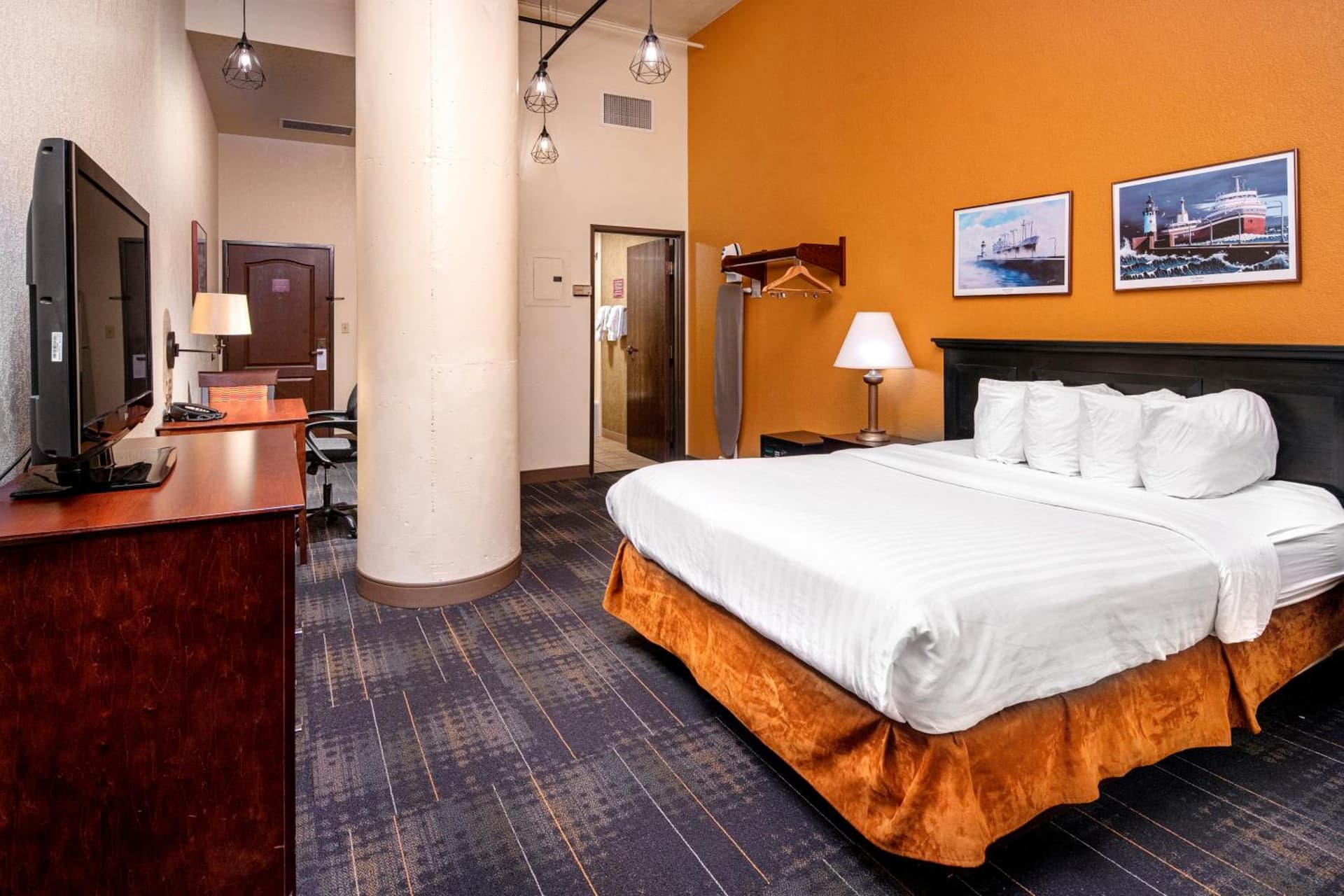 The Suites Hotel at Waterfront Plaza gallery photo in Duluth, MN — image 43