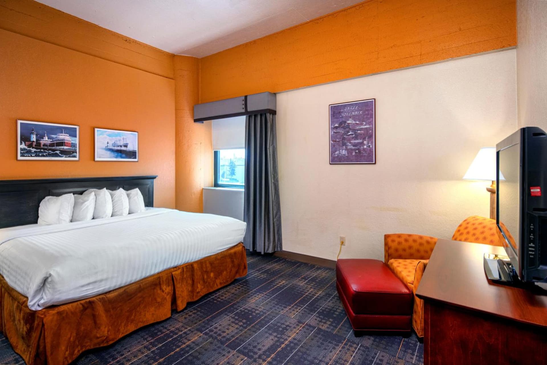 The Suites Hotel at Waterfront Plaza property views in Duluth, MN — gallery photo 3