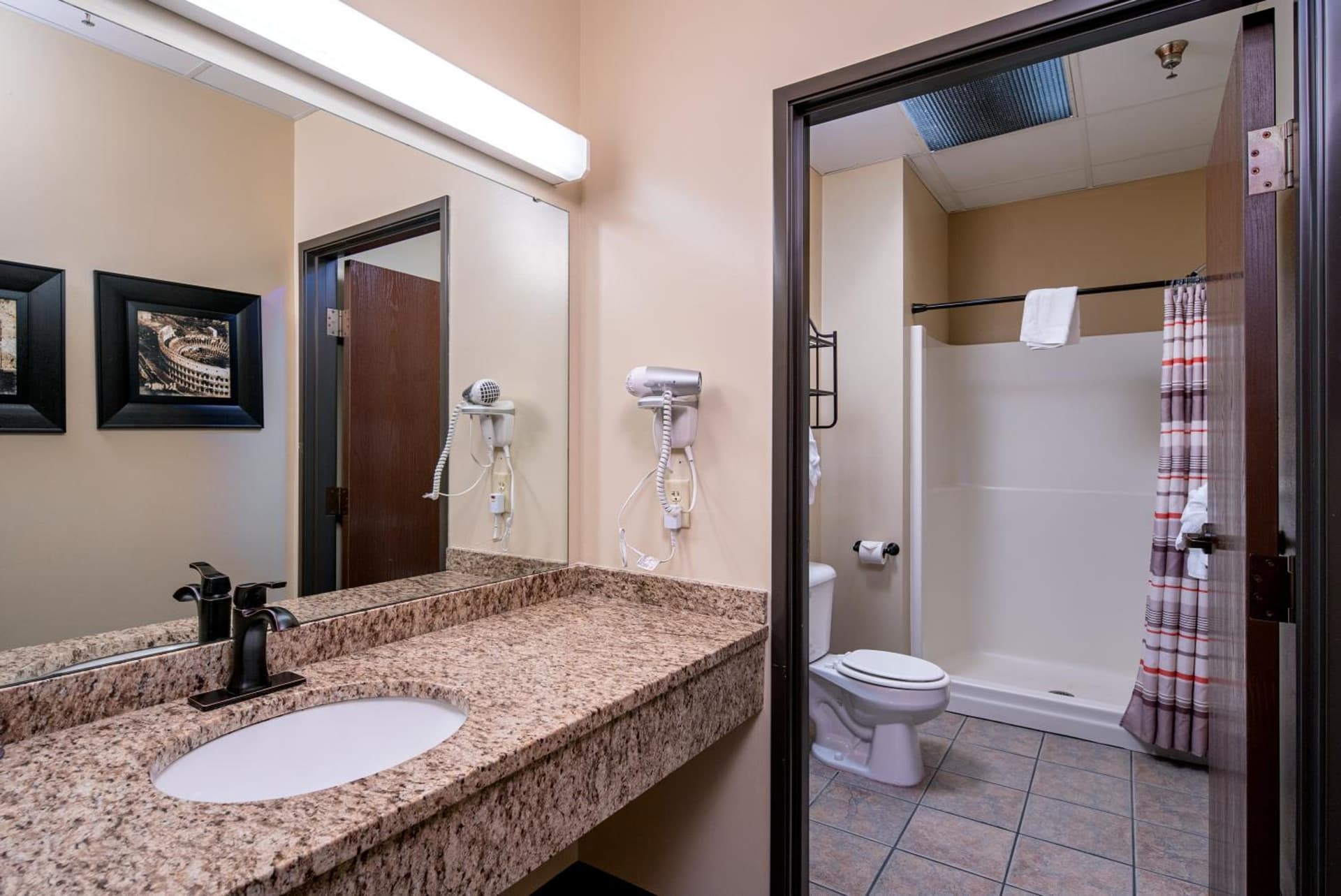 The Suites Hotel at Waterfront Plaza gallery photo in Duluth, MN — image 44
