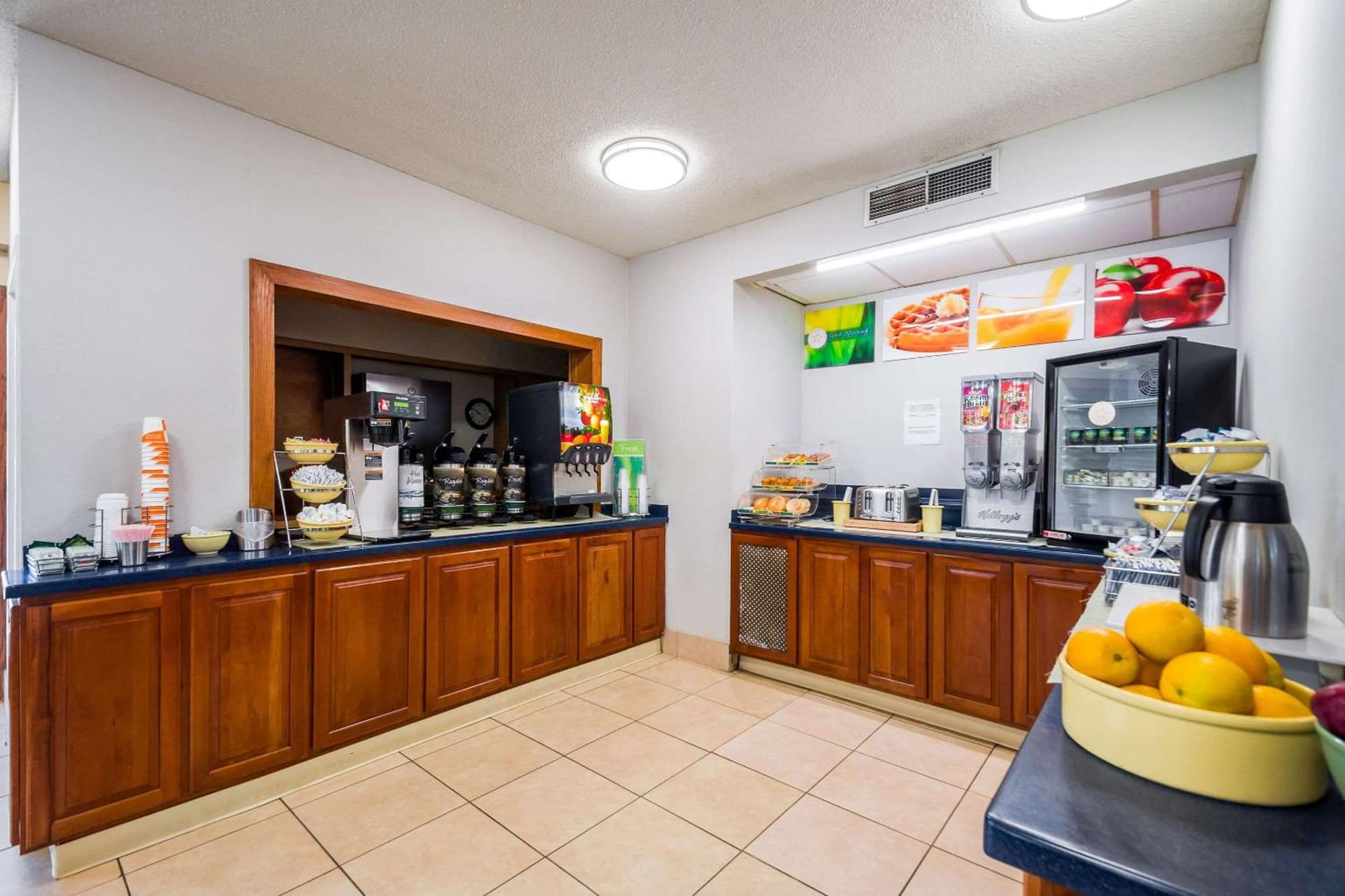 Quality Inn Fredericksburg-Central Park Area interior in Fredericksburg, VA — gallery photo 2