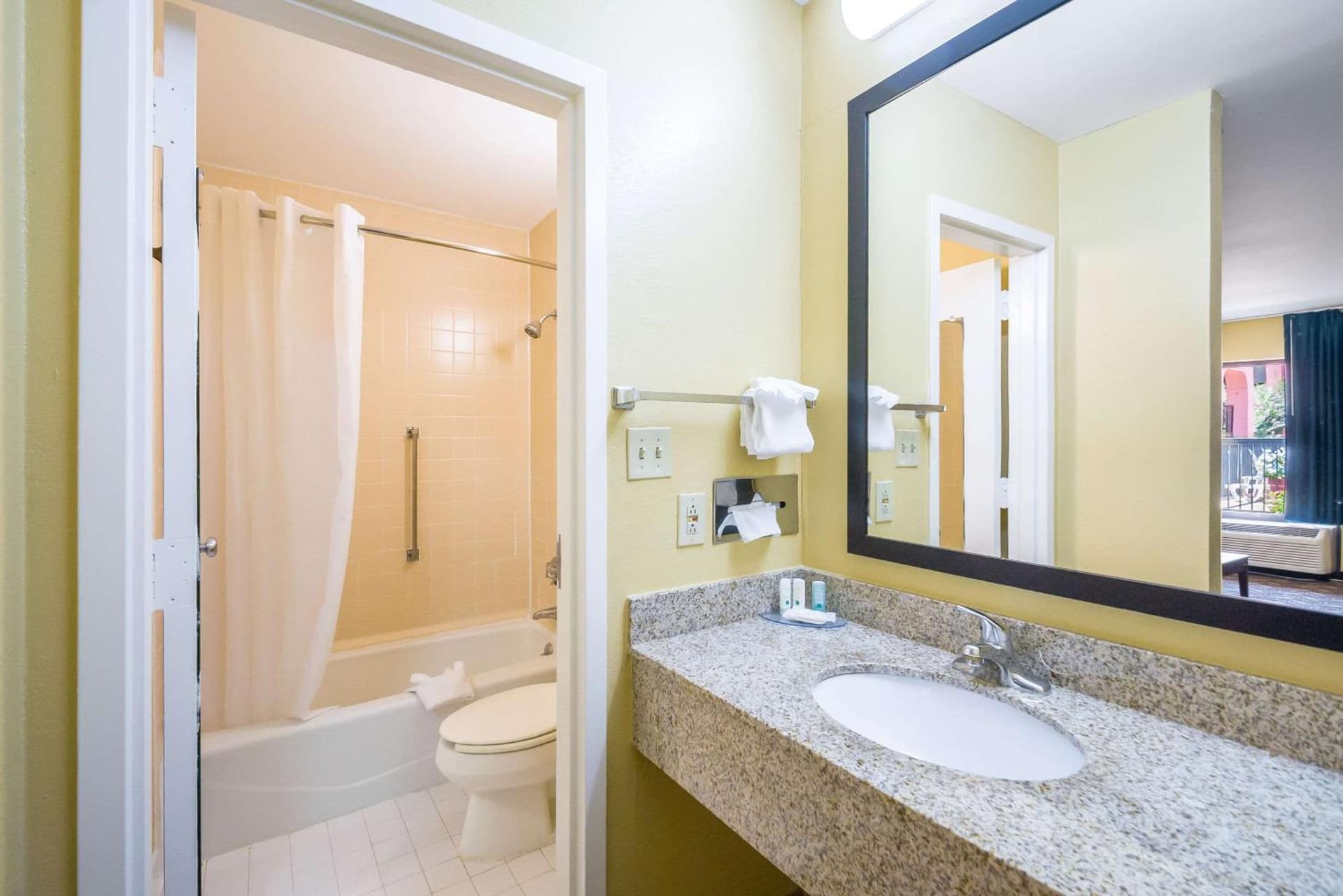 Quality Inn Fredericksburg-Central Park Area gallery photo in Fredericksburg, VA — image 38