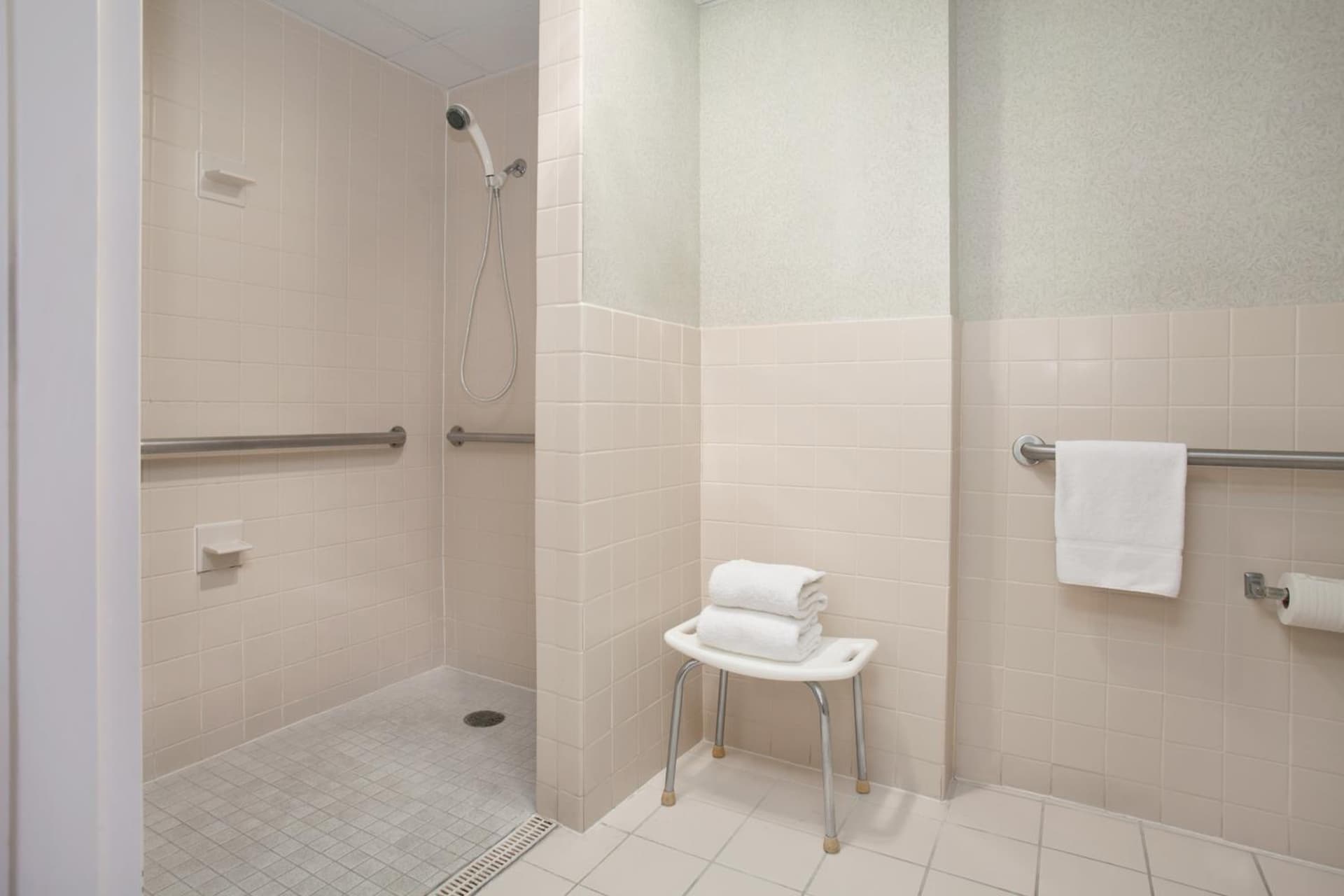 Days Inn by Wyndham Reading Wyomissing gallery photo in Reading, PA — image 13