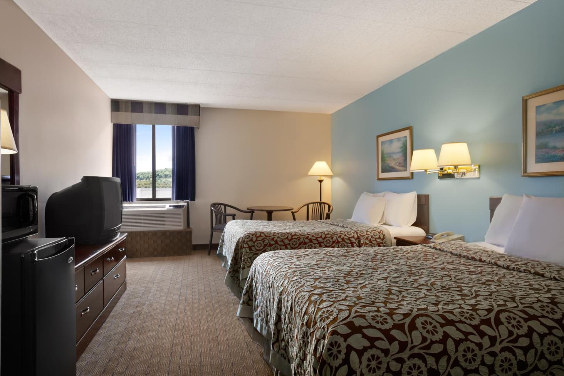 Days Inn by Wyndham Reading Wyomissing interior in Reading, PA — gallery photo 2
