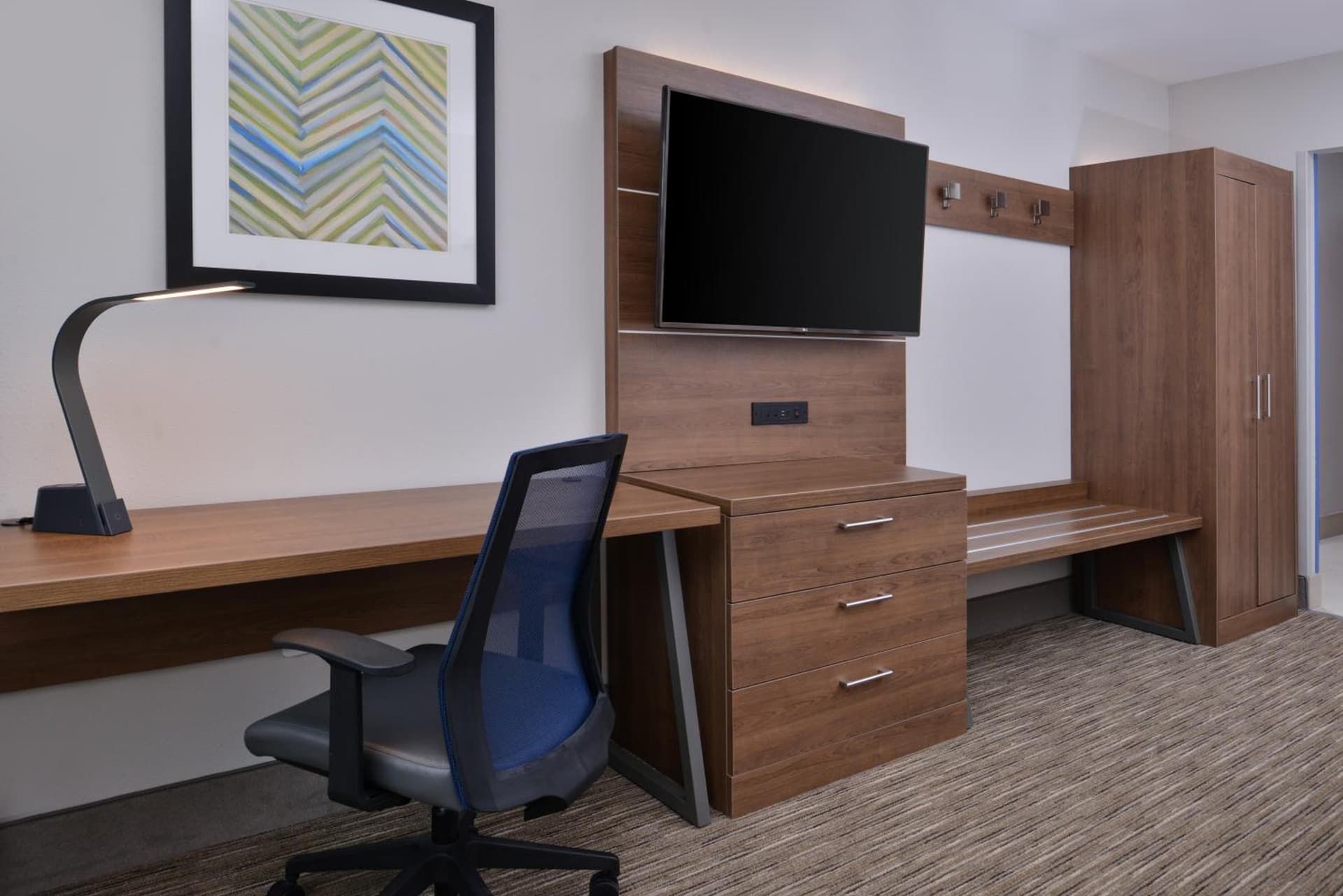 Holiday Inn Express & Suites - Marshalltown by IHG interior in Marshalltown, IA — gallery photo 2