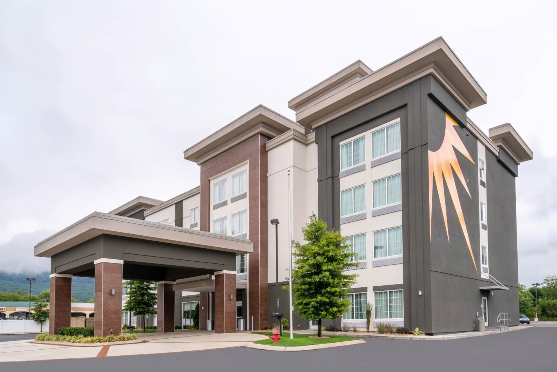 La Quinta by Wyndham Chattanooga - Lookout Mtn gallery photo in Chattanooga, TN — image 43