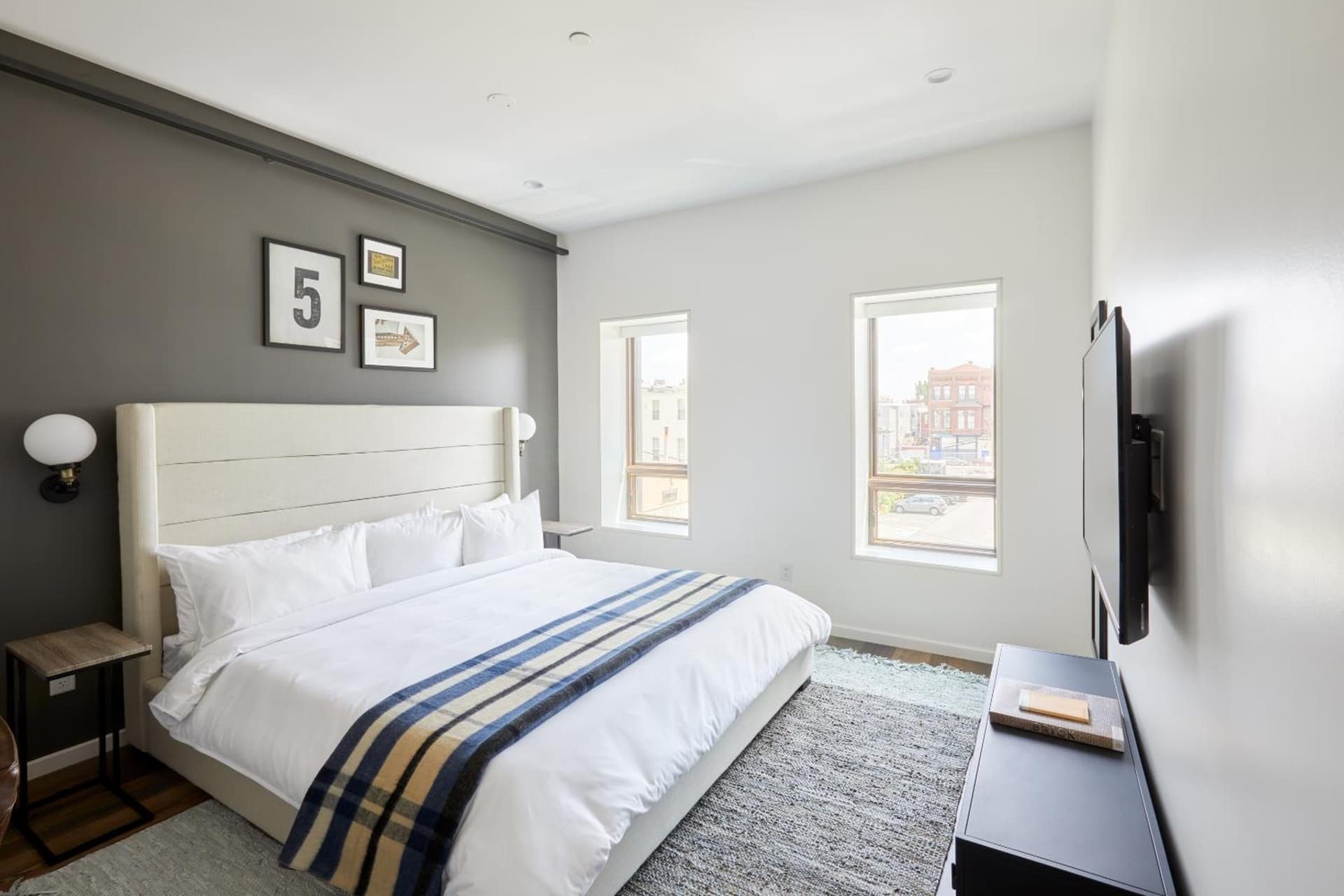 Sonder The Queen interior in Philadelphia, PA — gallery photo 2