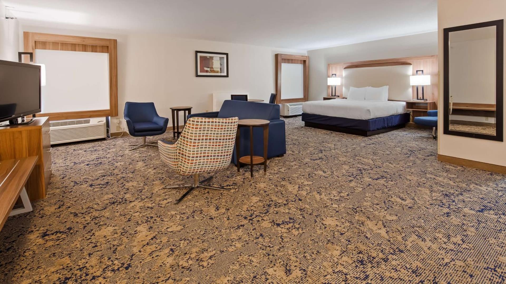 Best Western Plus Kansas City Airport - KCI East property views in Kansas City, KS — gallery photo 3