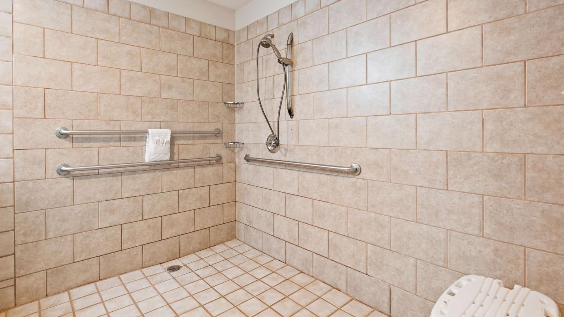 Best Western Plus Kansas City Airport - KCI East gallery photo in Kansas City, KS — image 13