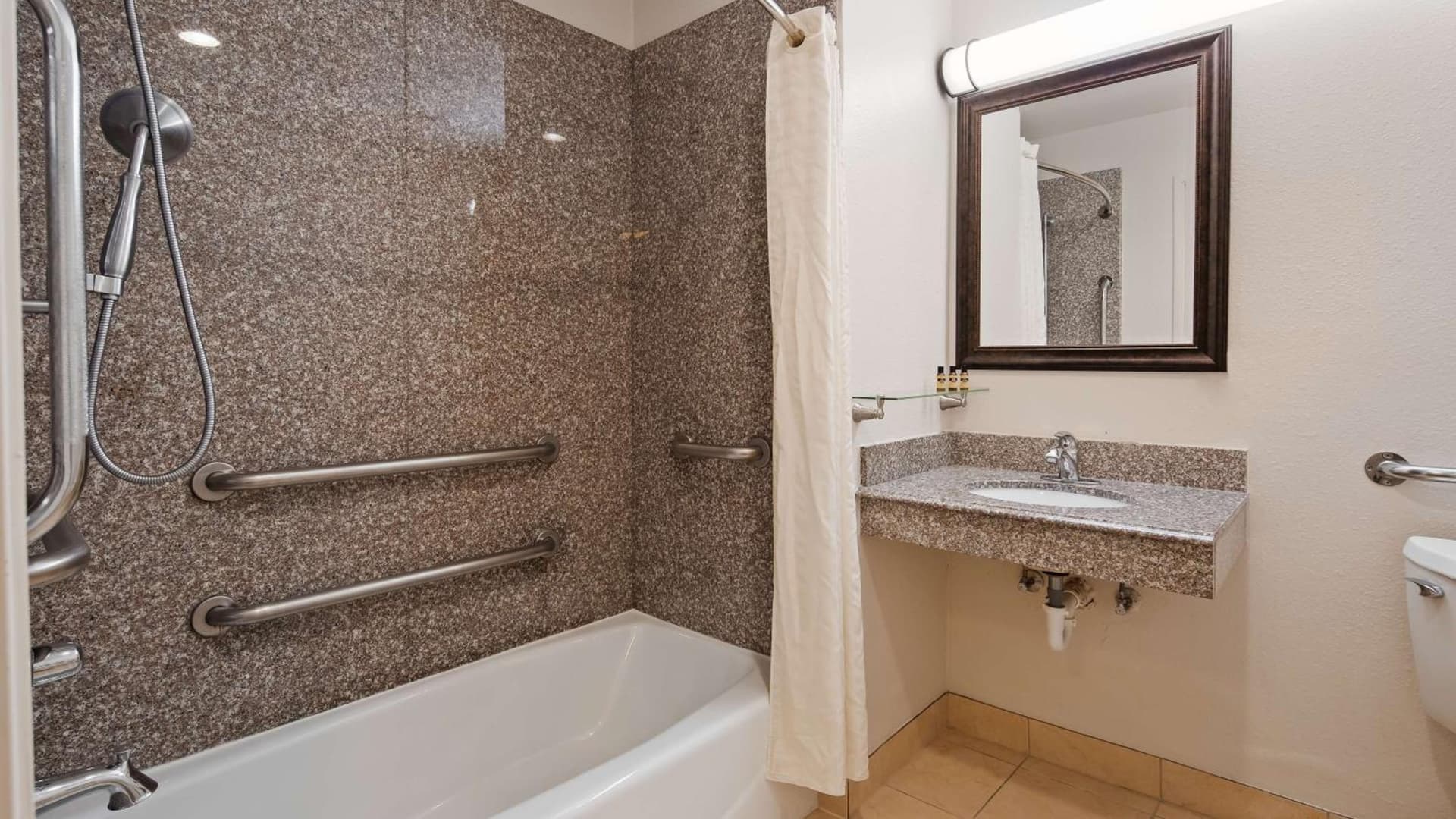 Best Western Plus Kansas City Airport - KCI East gallery photo in Kansas City, KS — image 19