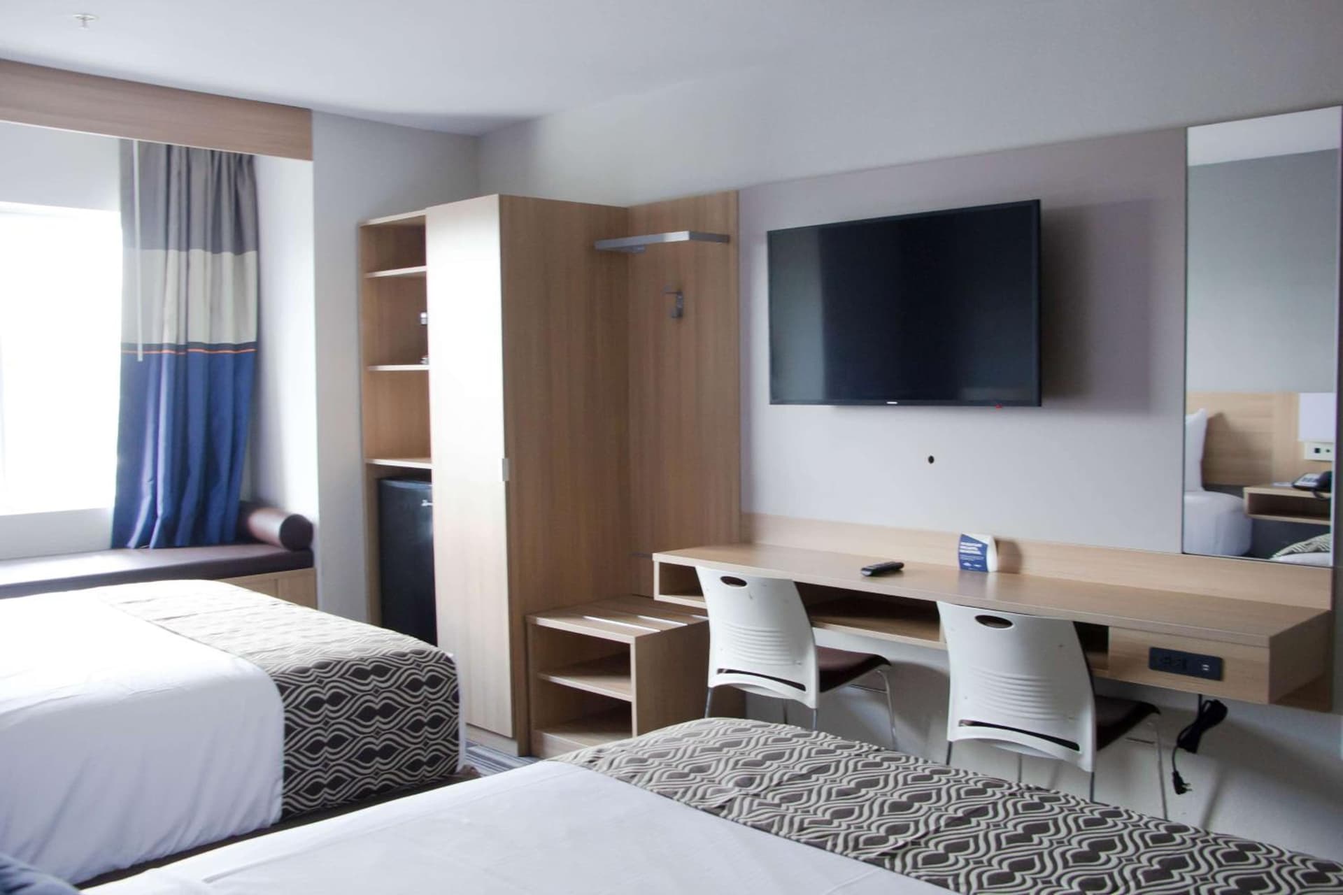 Microtel Inn & Suites by Wyndham Camp Lejeune/Jacksonville gallery photo in Jacksonville, NC — image 23