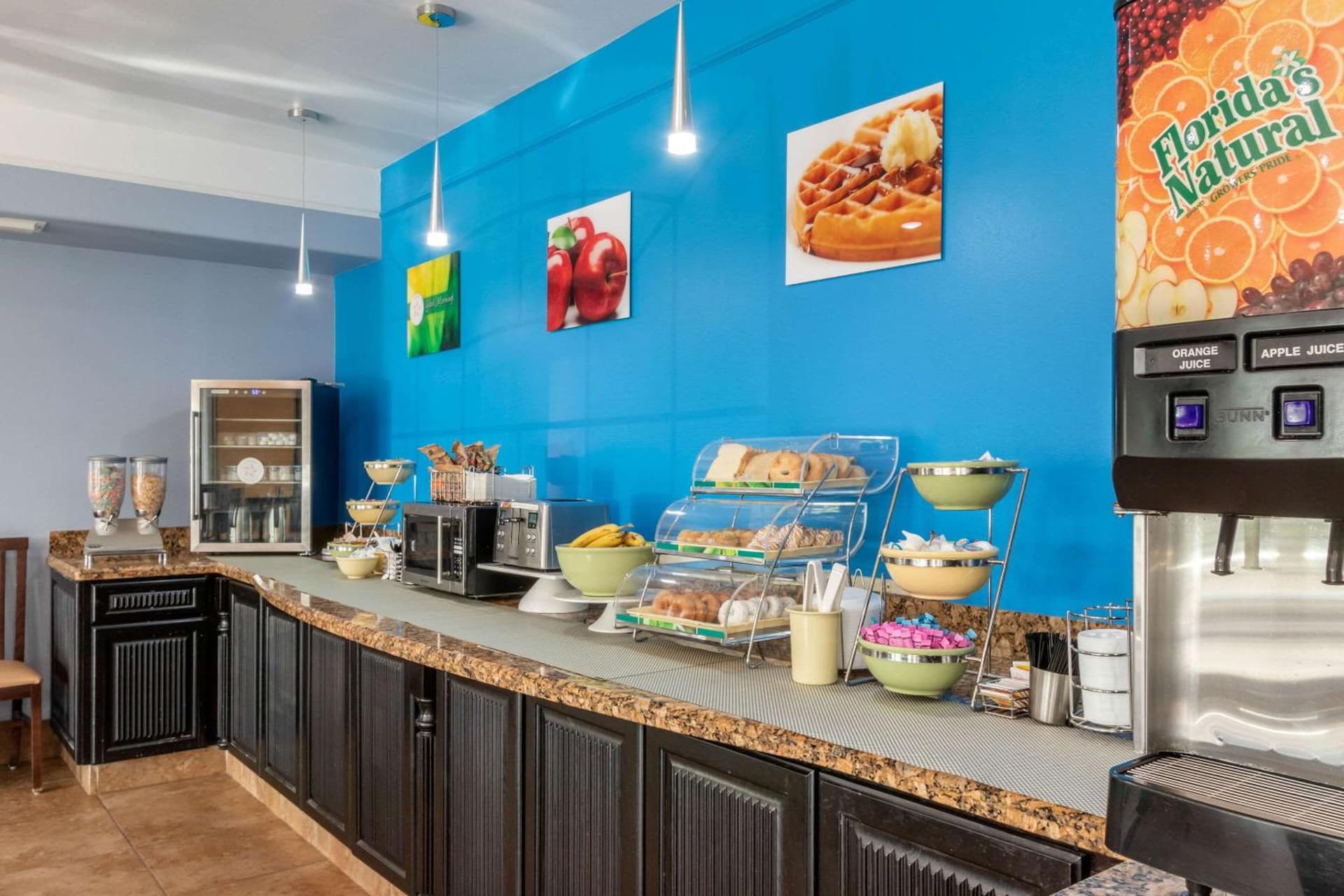 Quality Inn & Suites at The Outlets Mercedes-Weslaco gallery photo in Mercedes, TX — image 23