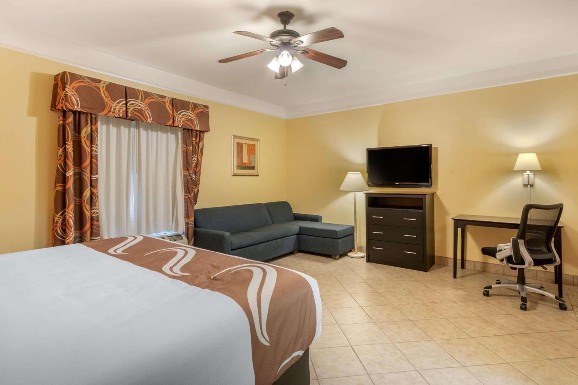 Quality Inn & Suites at The Outlets Mercedes-Weslaco gallery photo in Mercedes, TX — image 29