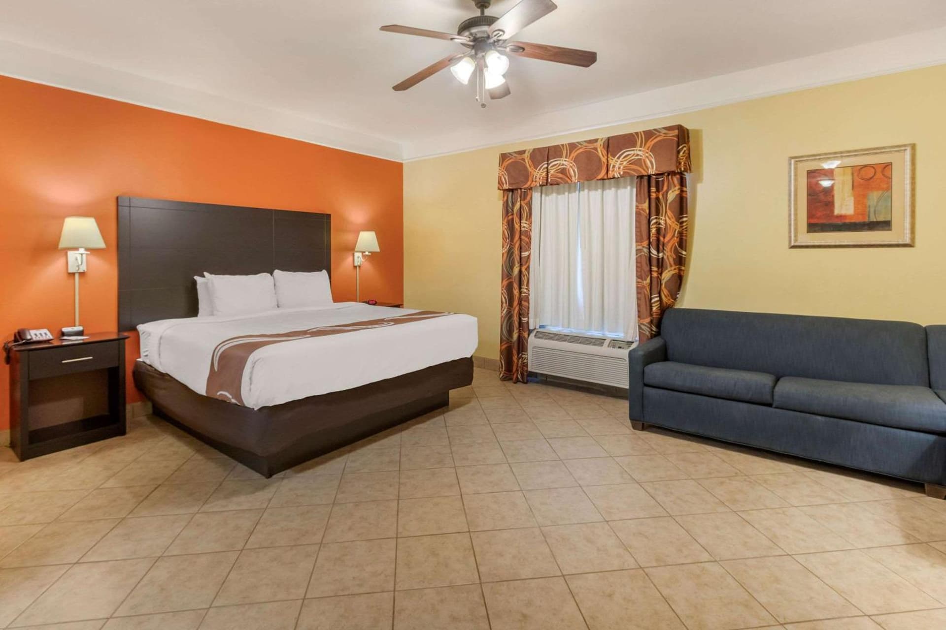 Quality Inn & Suites at The Outlets Mercedes-Weslaco gallery photo in Mercedes, TX — image 9