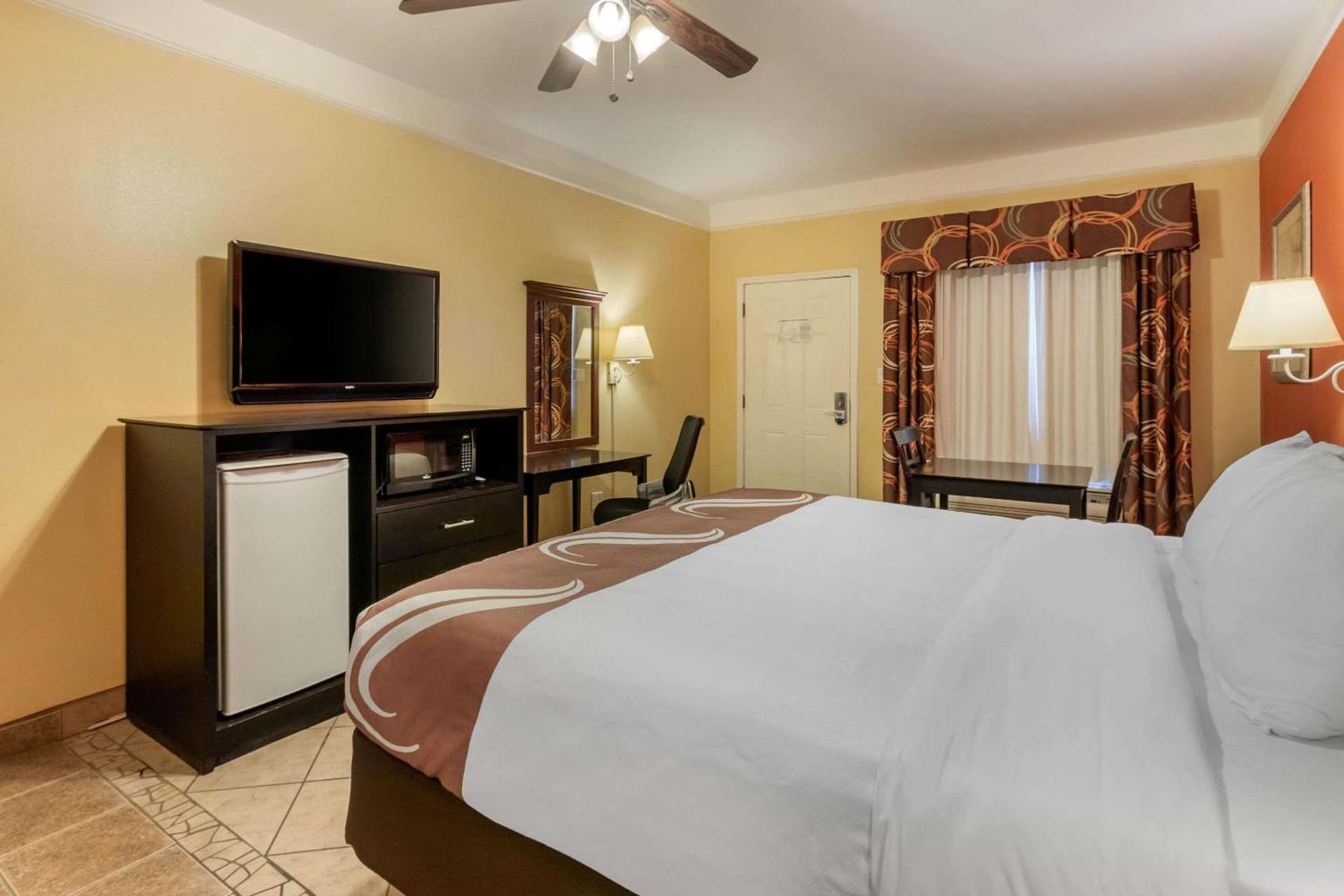 Quality Inn & Suites at The Outlets Mercedes-Weslaco gallery photo in Mercedes, TX — image 25