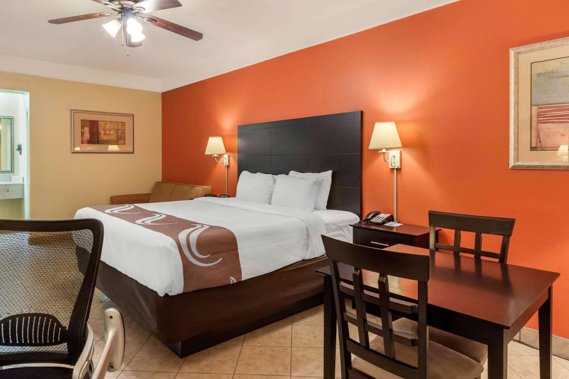 Quality Inn & Suites at The Outlets Mercedes-Weslaco gallery photo in Mercedes, TX — image 12