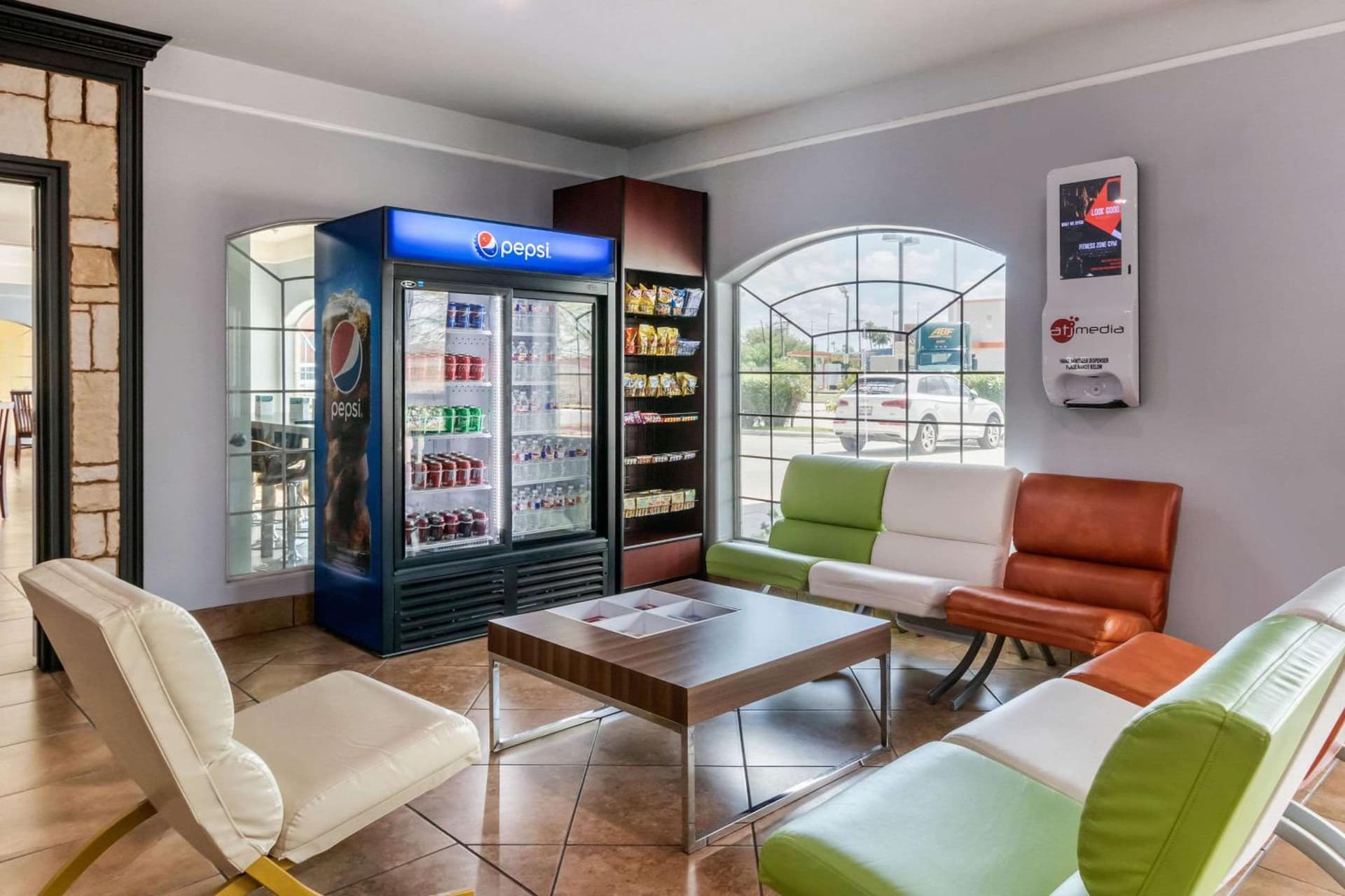 Quality Inn & Suites at The Outlets Mercedes-Weslaco gallery photo in Mercedes, TX — image 18