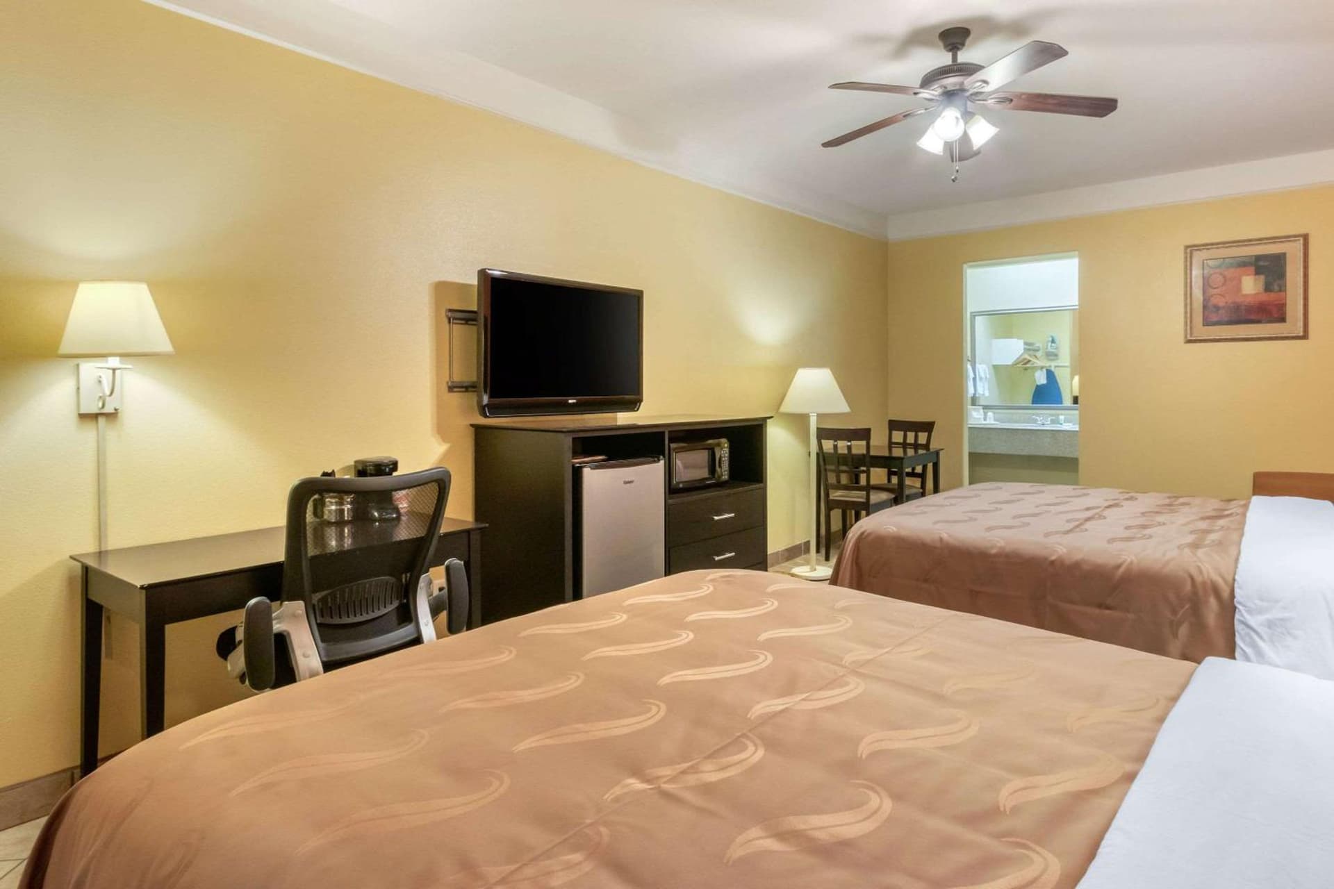 Quality Inn & Suites at The Outlets Mercedes-Weslaco gallery photo in Mercedes, TX — image 13