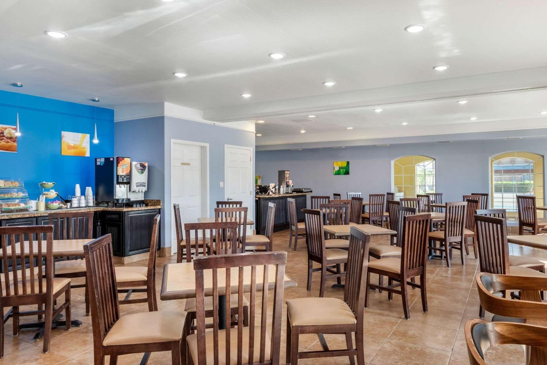 Quality Inn & Suites at The Outlets Mercedes-Weslaco gallery photo in Mercedes, TX — image 26
