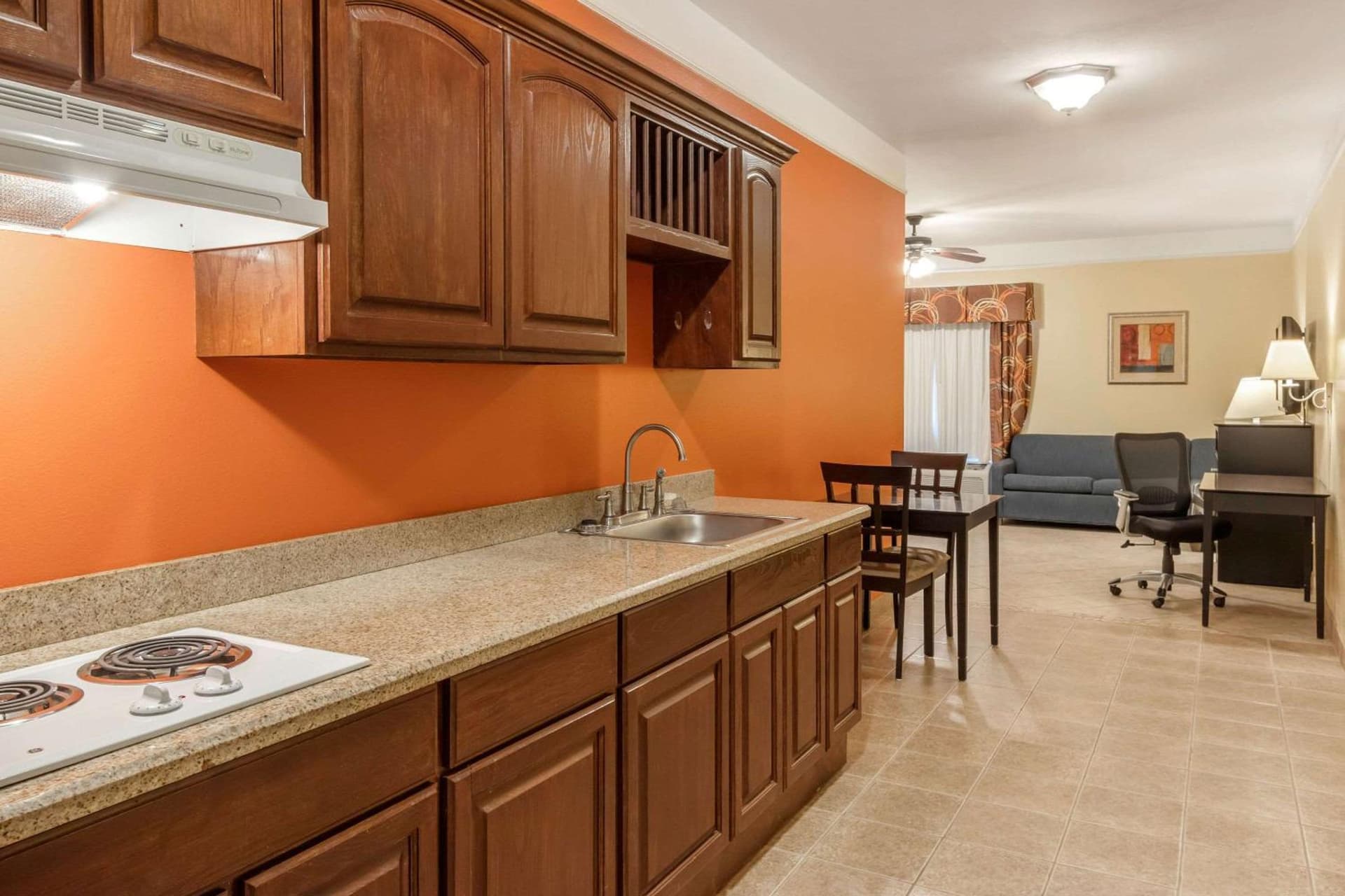 Quality Inn & Suites at The Outlets Mercedes-Weslaco gallery photo in Mercedes, TX — image 21