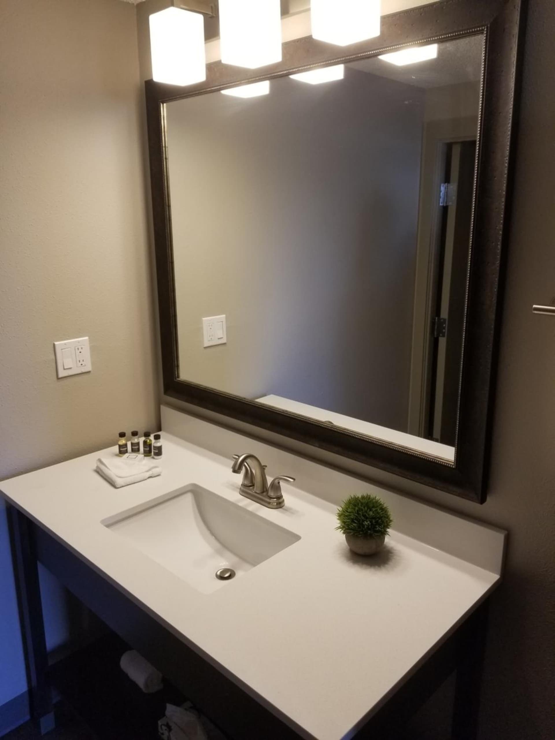 The Hotel Y, a Dazzler Select by Wyndham gallery photo in Yakima, WA — image 10