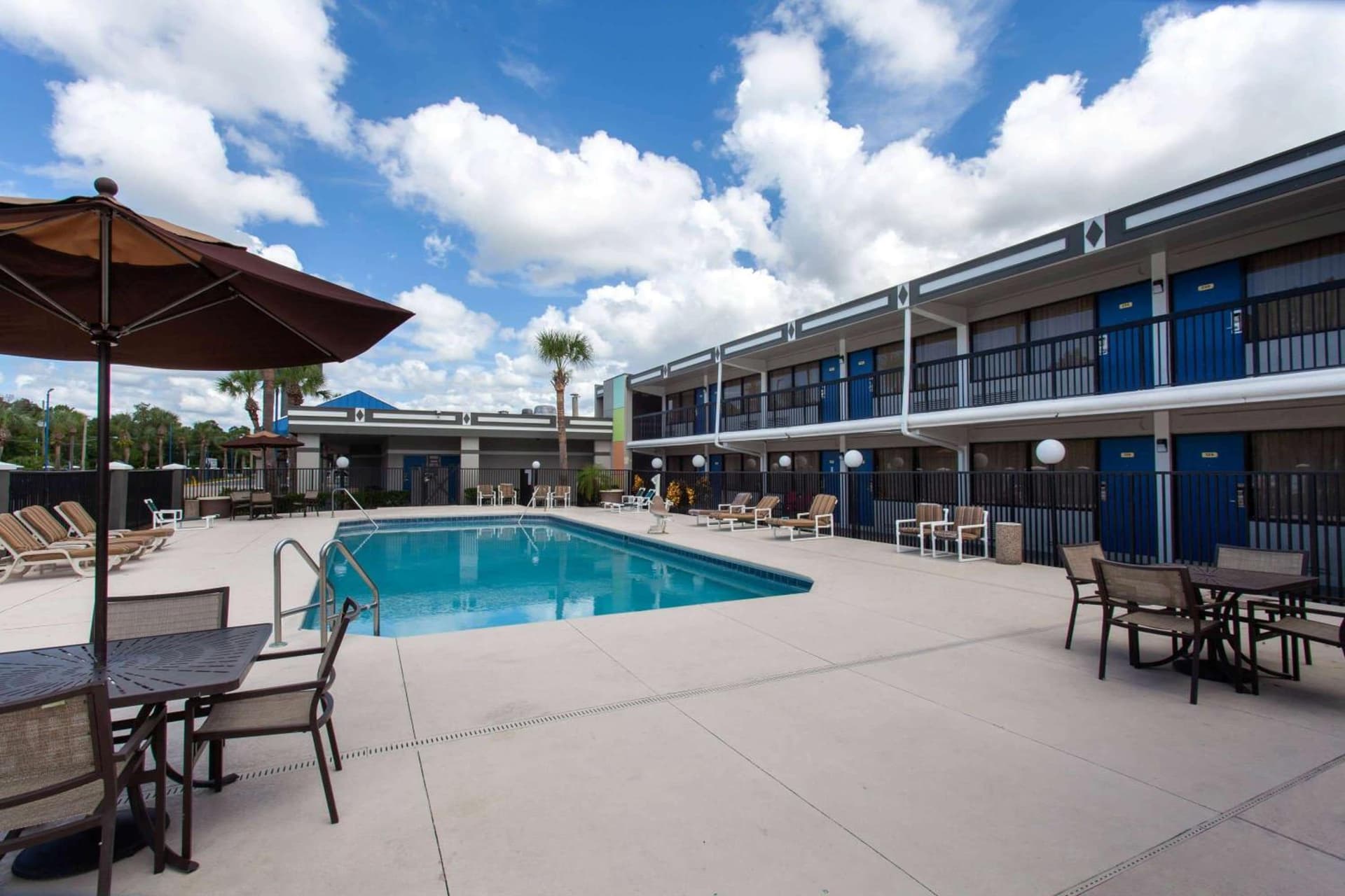Travelodge by Wyndham Deltona gallery photo in Deltona, FL — image 11